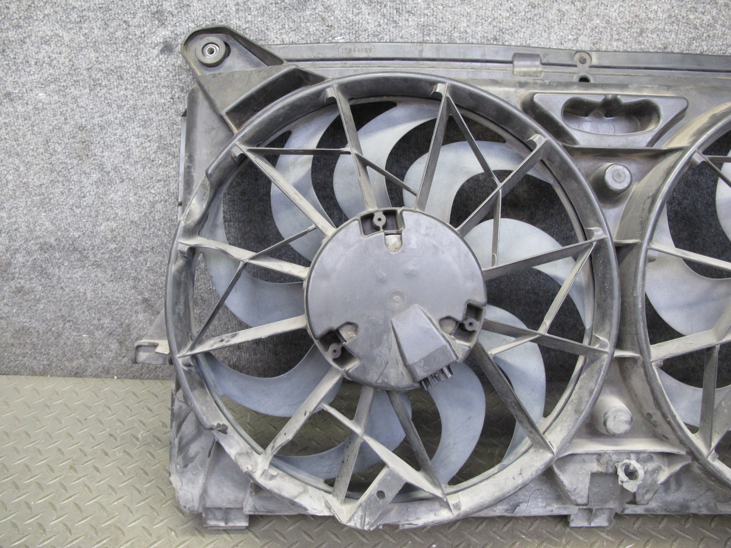 2008-2009 Hummer H2 6.2L Engine Cooling Fan Motor Shroud Assembly