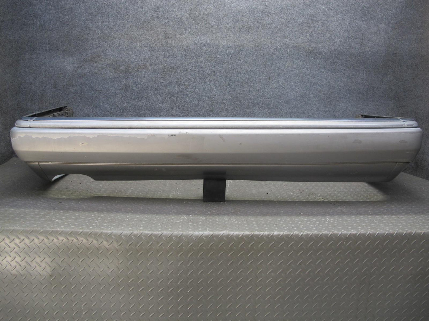 94-95 Mercedes W124 300D Sedan Rear Bumper Cover Silver OEM