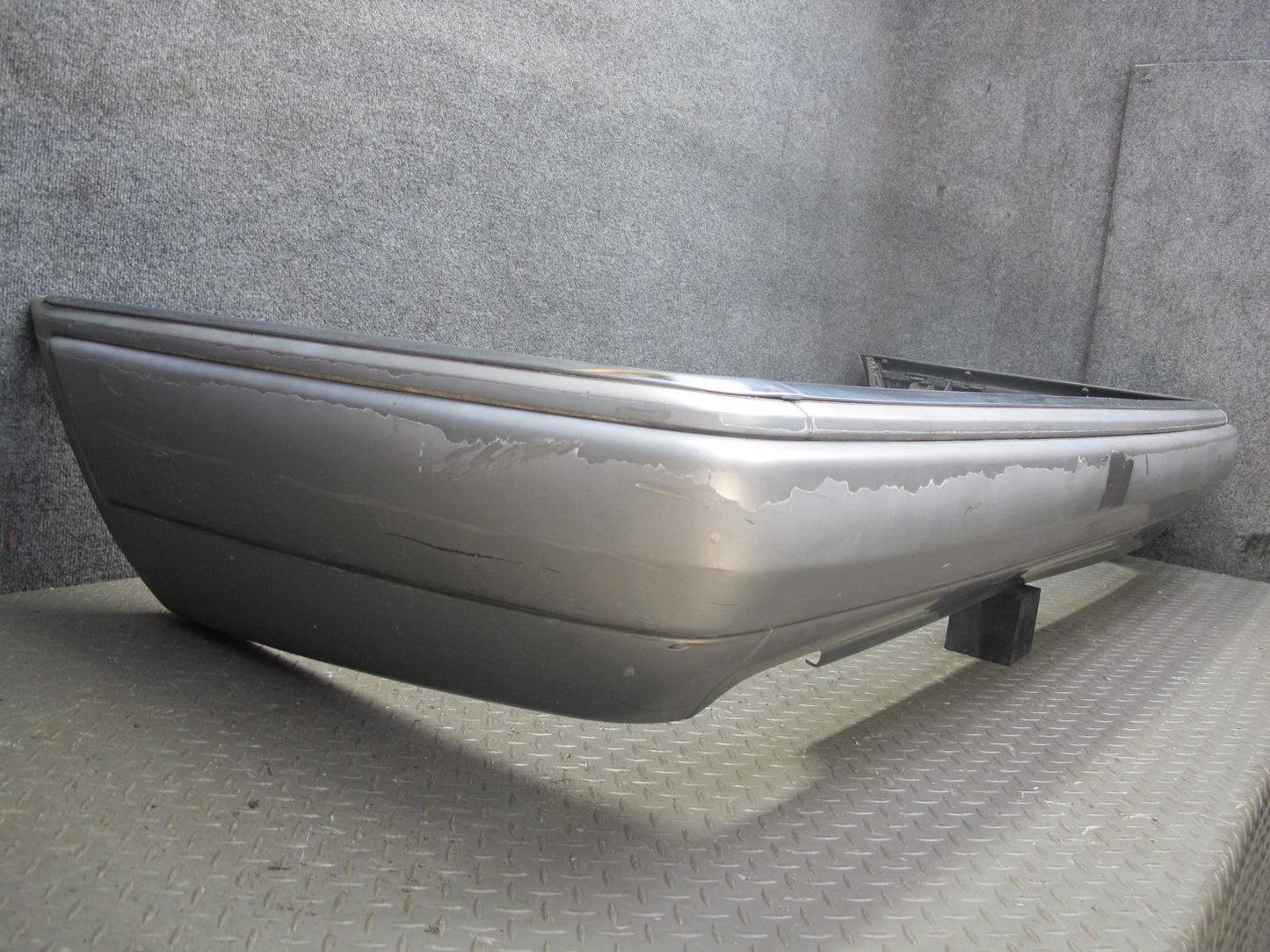 94-95 Mercedes W124 300D Sedan Rear Bumper Cover Silver OEM