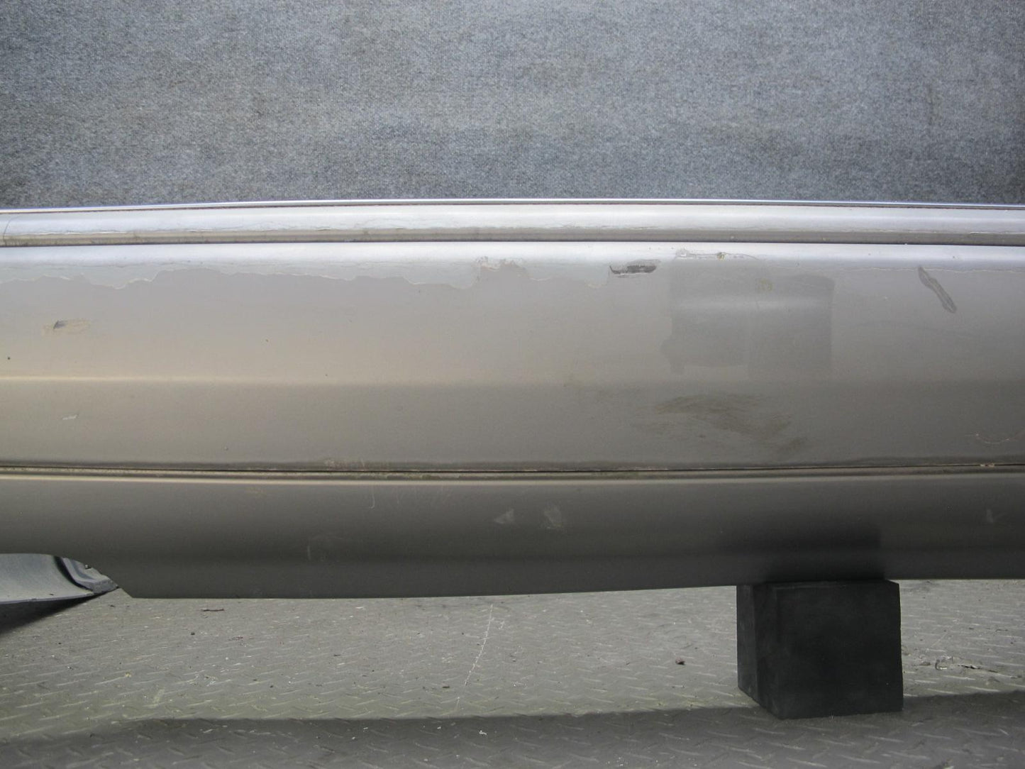 94-95 Mercedes W124 300D Sedan Rear Bumper Cover Silver OEM
