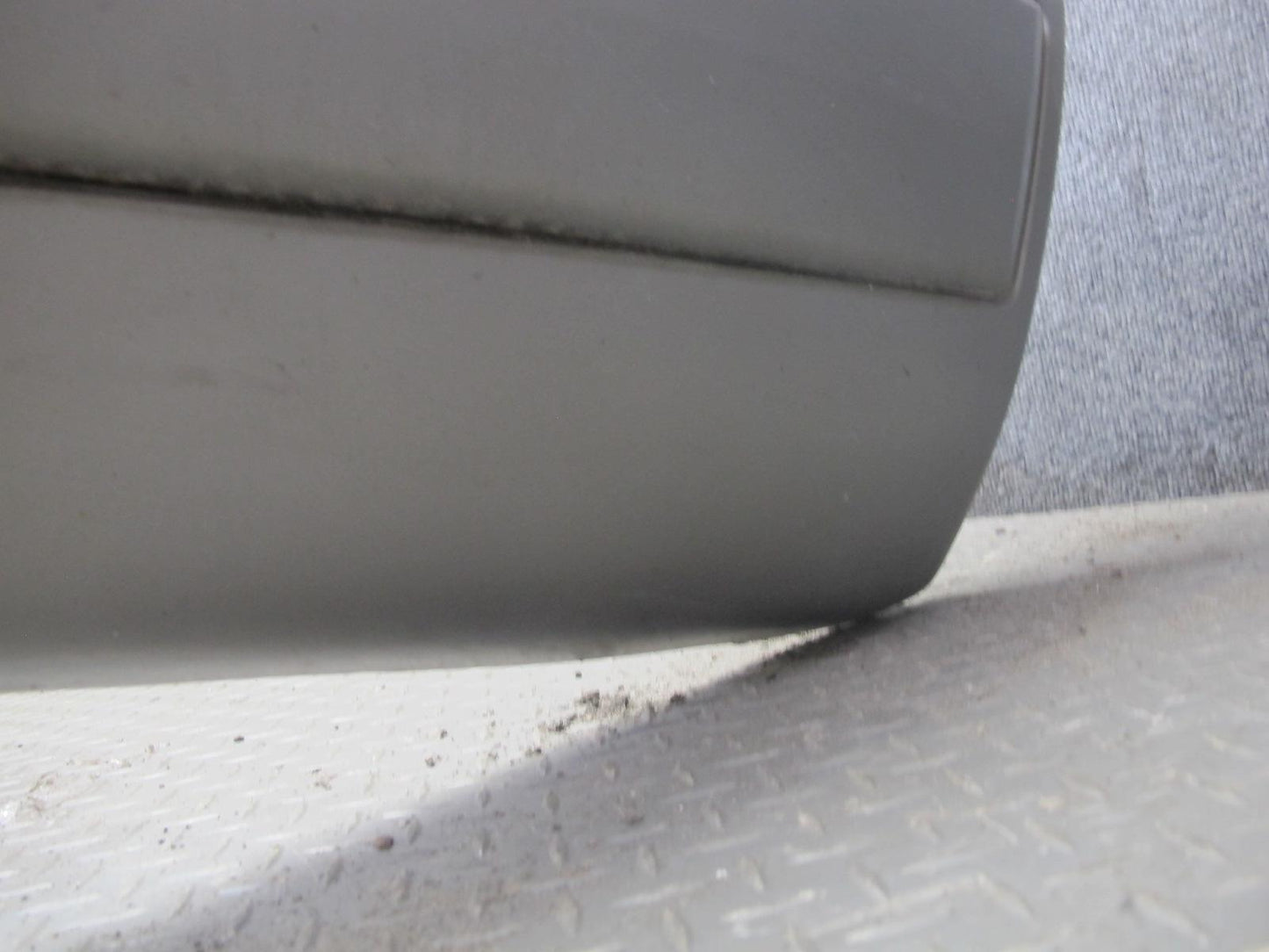 94-95 Mercedes W124 300D Sedan Rear Bumper Cover Silver OEM