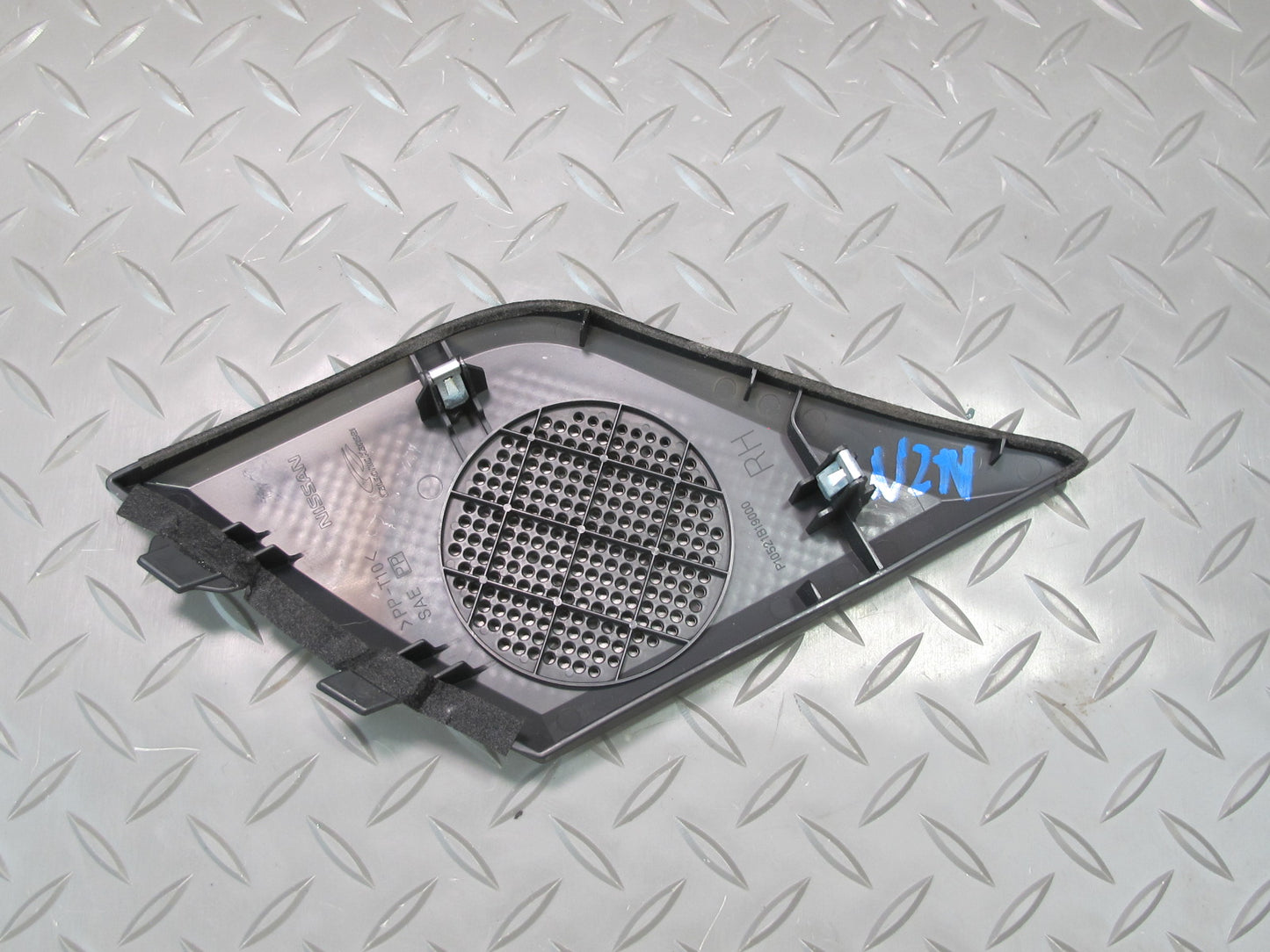 09-20 Nissan Z34 370Z Set of 2 Left & Right Dash Speaker Cover Trim Black OEM