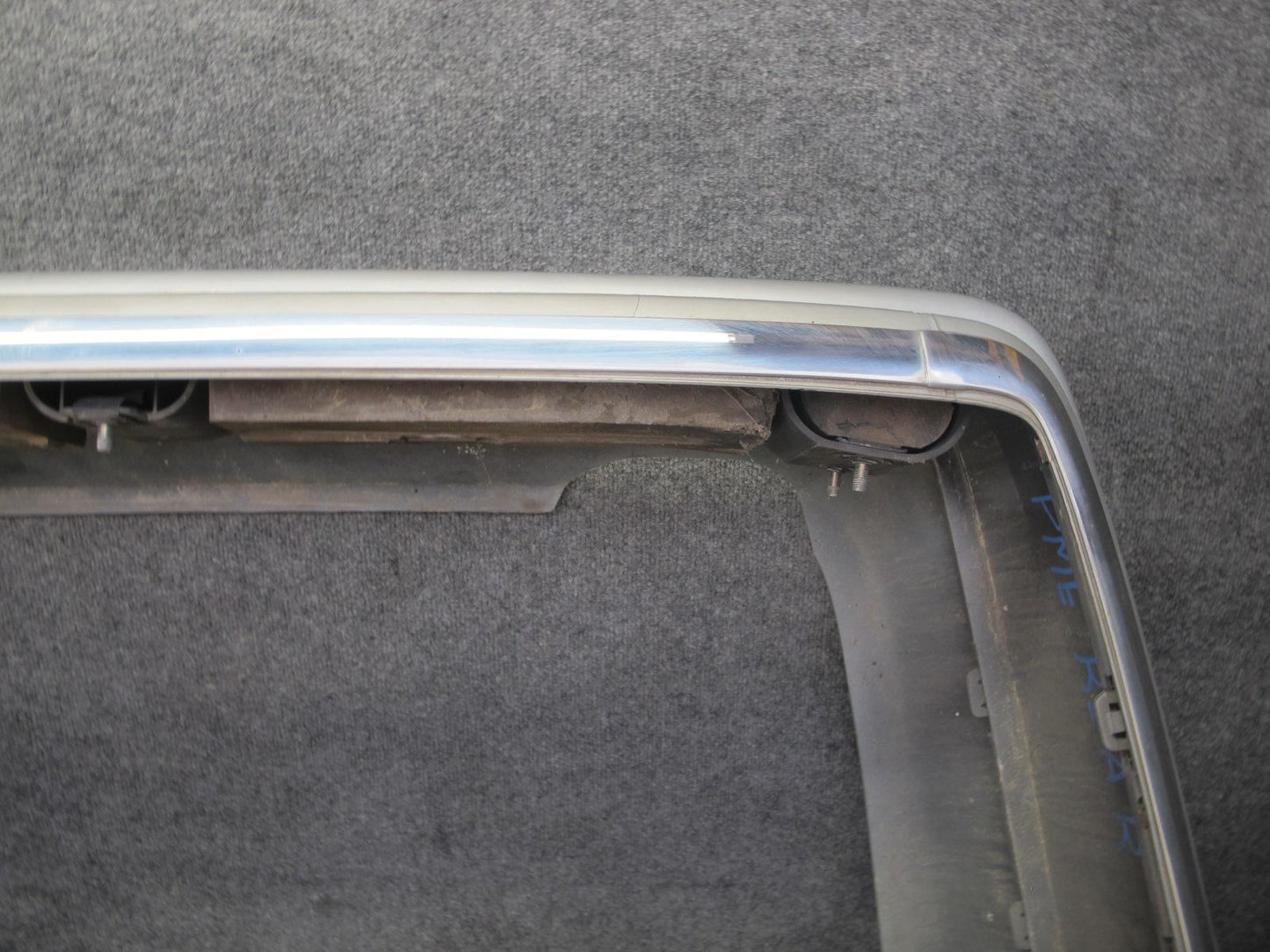 94-95 Mercedes W124 300D Sedan Rear Bumper Cover Silver OEM