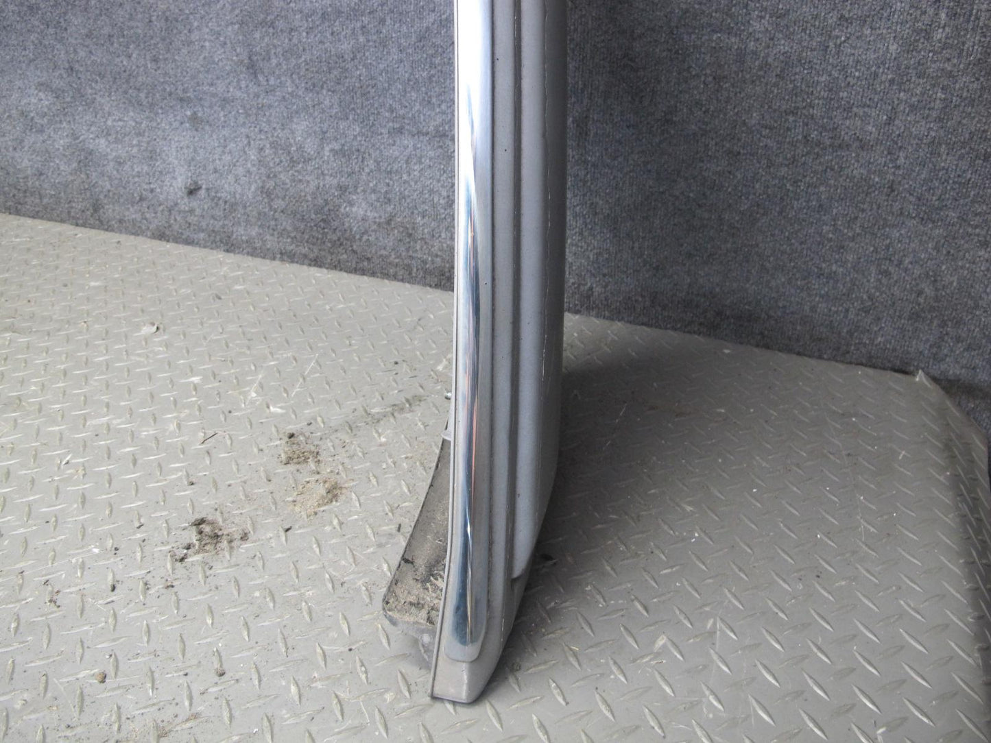 94-95 Mercedes W124 300D Sedan Rear Bumper Cover Silver OEM