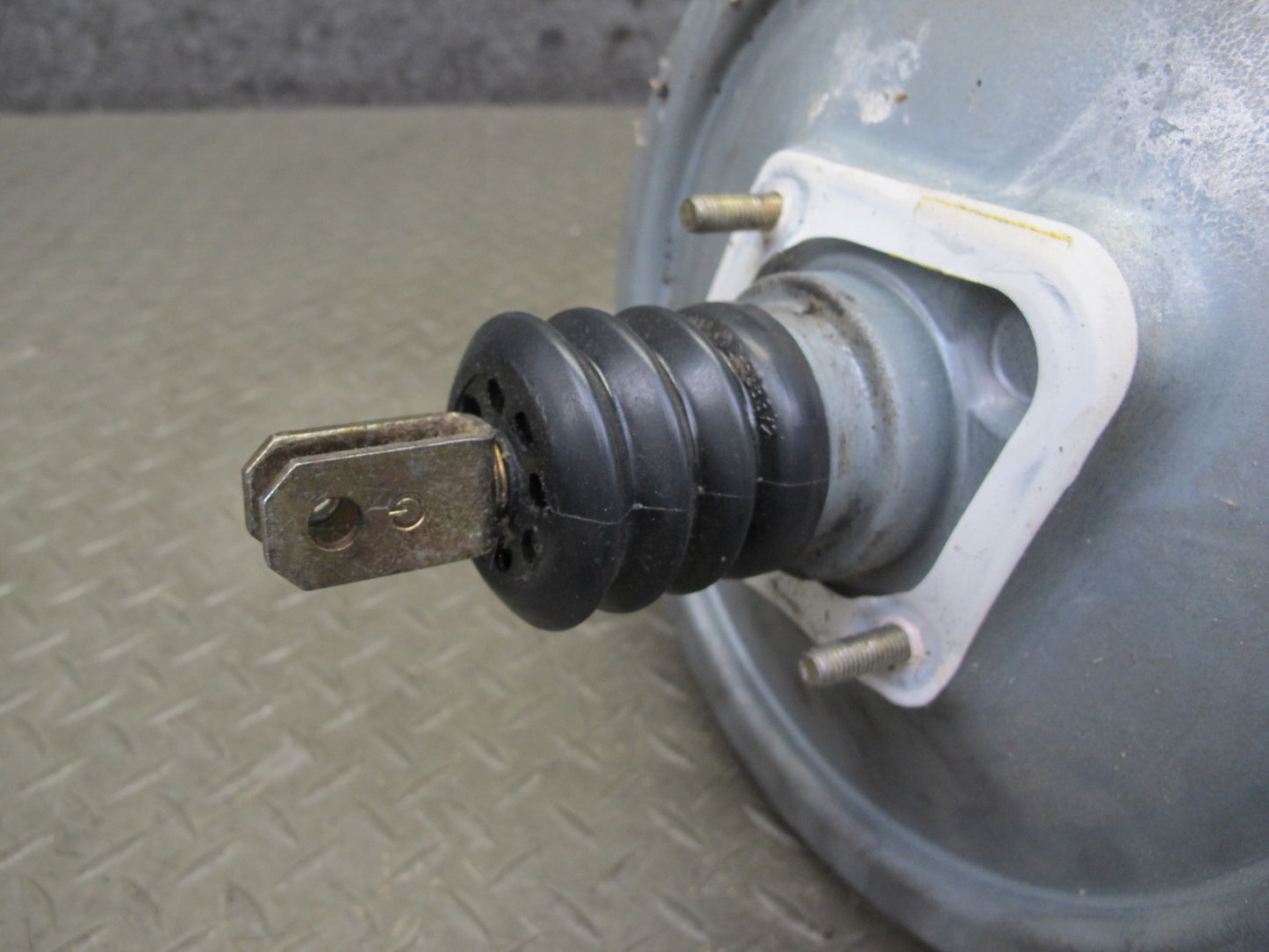 93-95 Mercedes W124 300D 3.0L Brake Master Cylinder Booster Fluid Reseervoir OEM