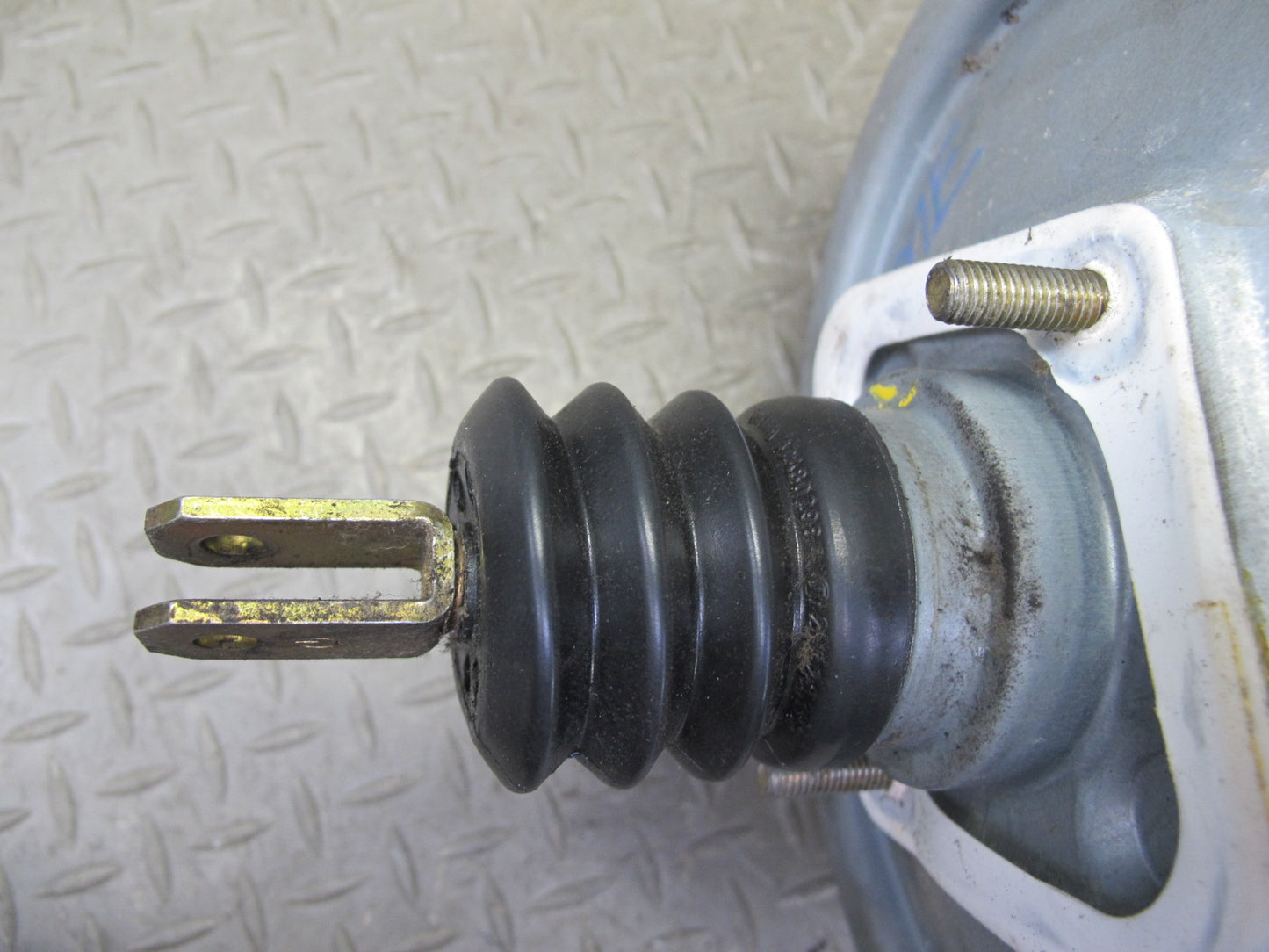 93-95 Mercedes W124 300D 3.0L Brake Master Cylinder Booster Fluid Reseervoir OEM