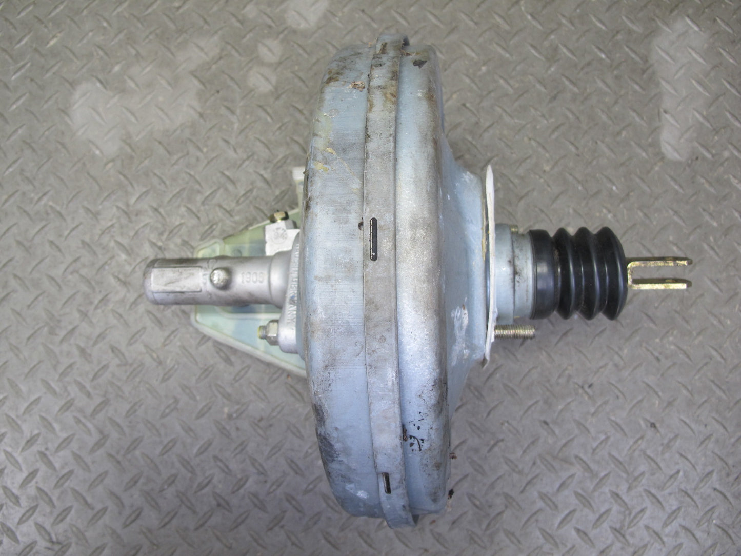 93-95 Mercedes W124 300D 3.0L Brake Master Cylinder Booster Fluid Reseervoir OEM