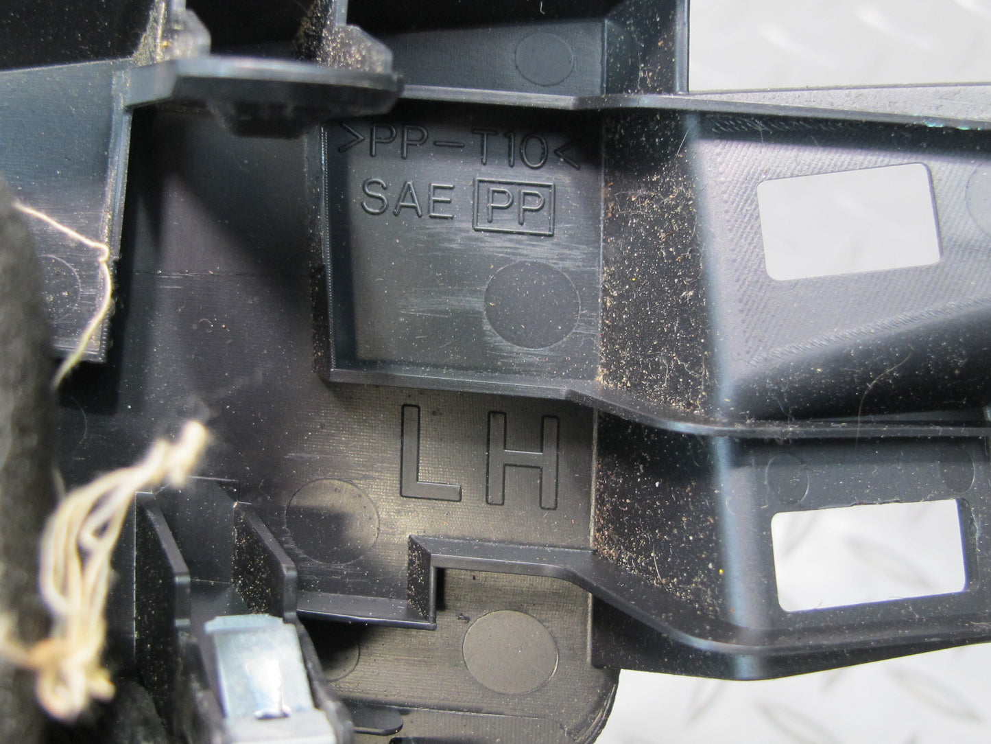 09-20 Nissan Z34 370Z Left & Right Dash Finisher Air Vent Trim Set Black OEM