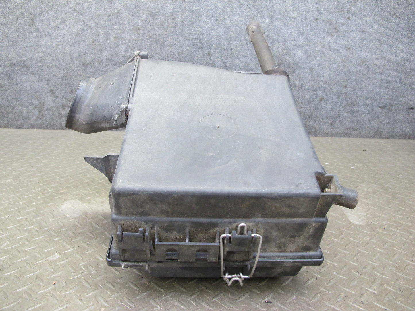 93-95 Mercedes W124 E300D 3.0 OM606 Diesel Air Cleaner Filter Box 6020940404 OEM