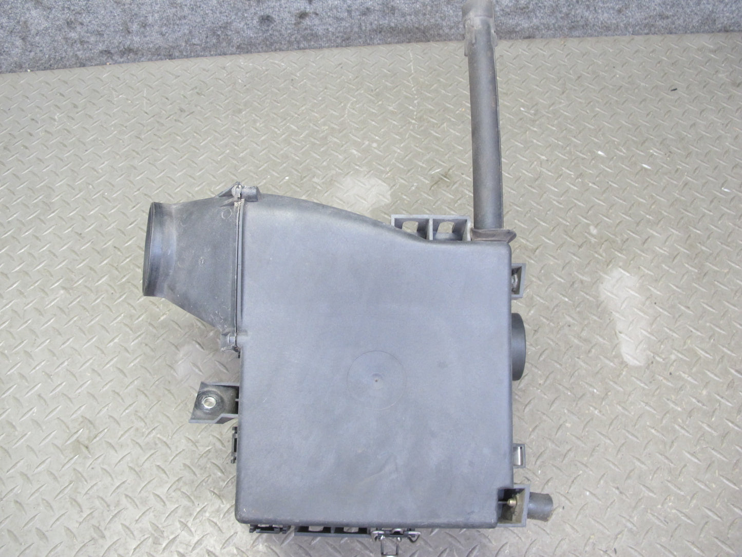 93-95 Mercedes W124 E300D 3.0 OM606 Diesel Air Cleaner Filter Box 6020940404 OEM