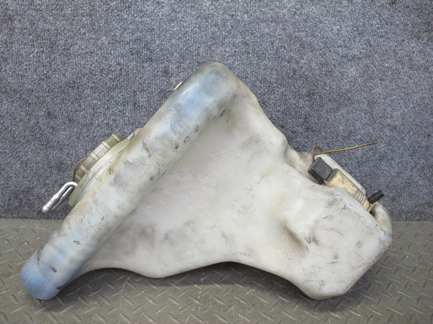 90-95 Mercedes W124 300D Windshield Washer Fluid Reservoir Tank w Pump OEM