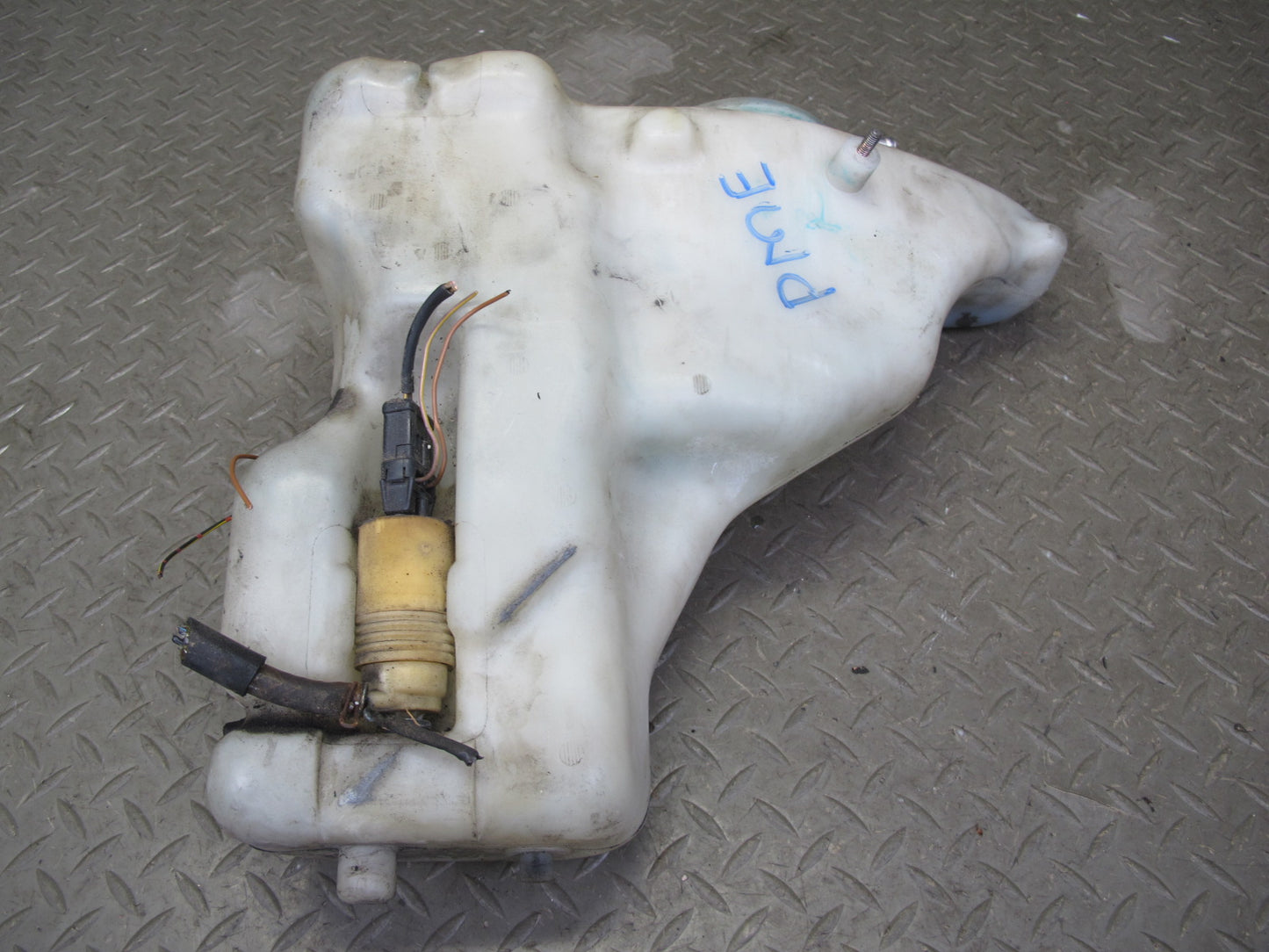 90-95 Mercedes W124 300D Windshield Washer Fluid Reservoir Tank w Pump OEM