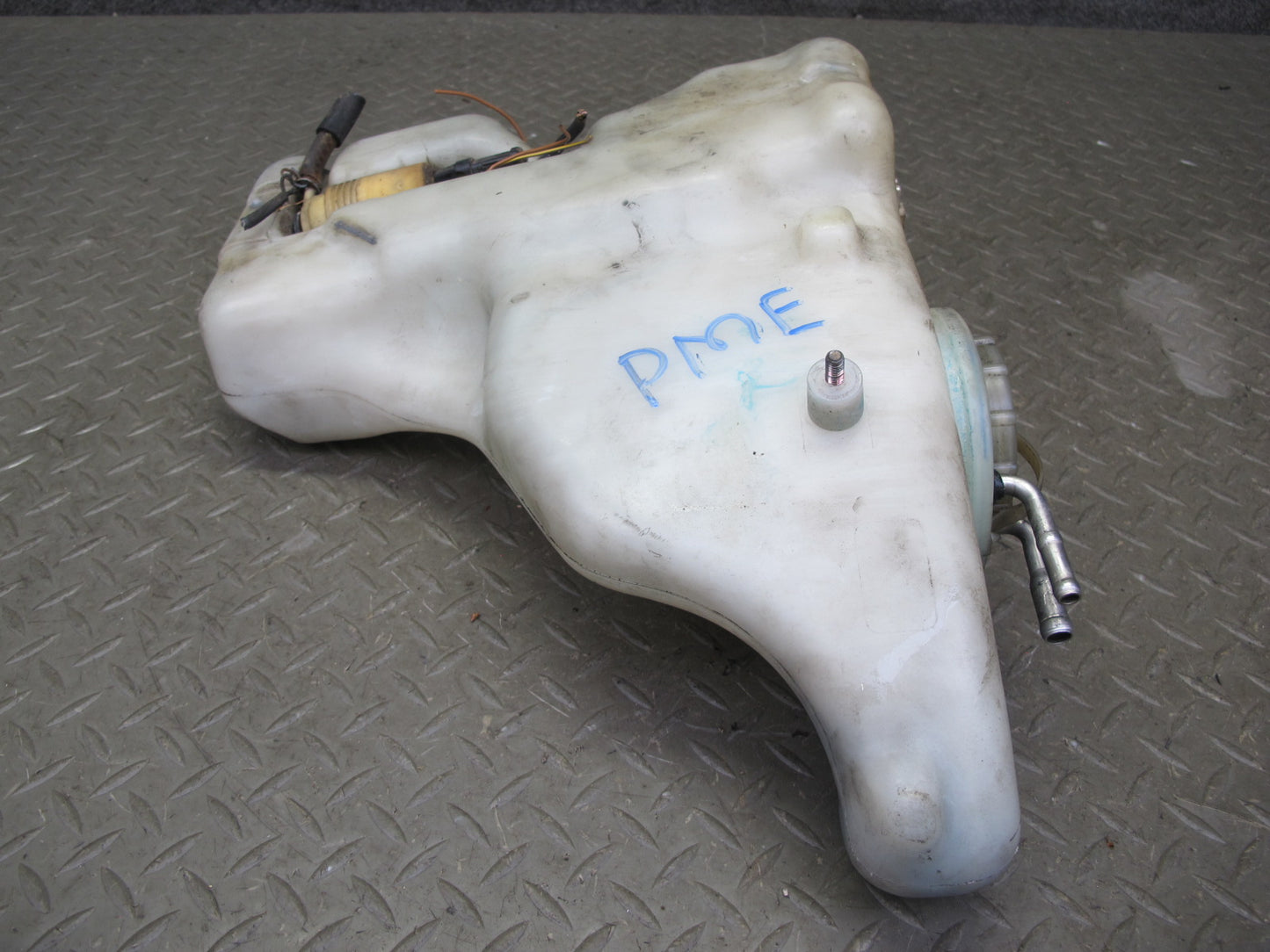 90-95 Mercedes W124 300D Windshield Washer Fluid Reservoir Tank w Pump OEM