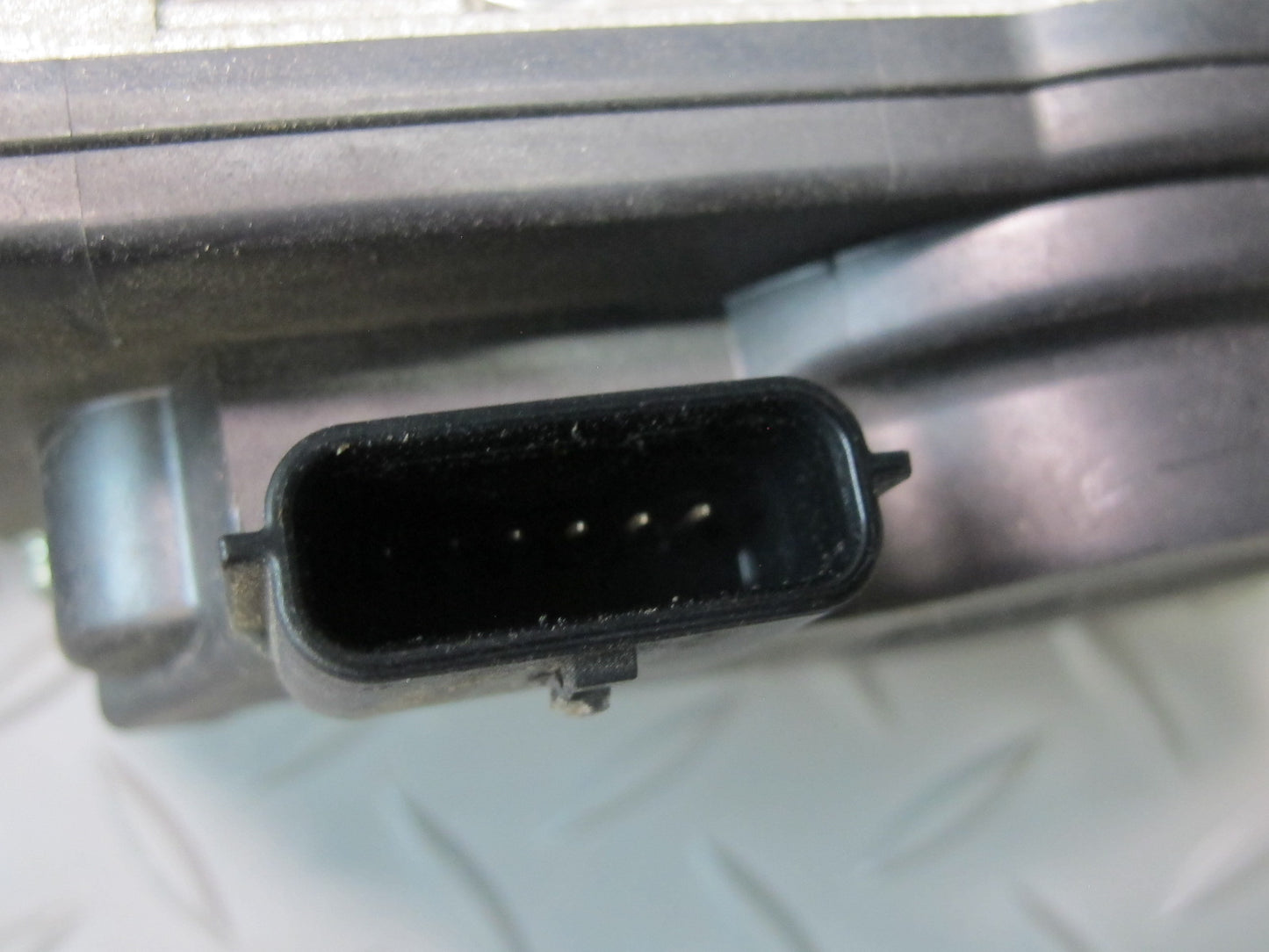 09-20 Nissan Z34 370Z VQ37VHR Set of 2 Left & Right Engine Throttle Body OEM