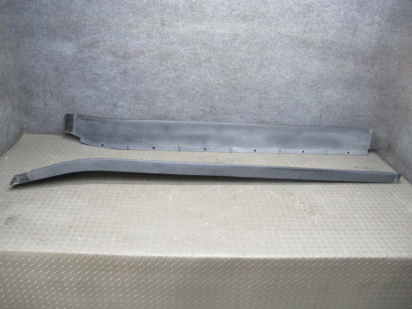 2003-2009 Hummer H2 Left & Right Side Rocker Skirt Panel Molding Trim Set