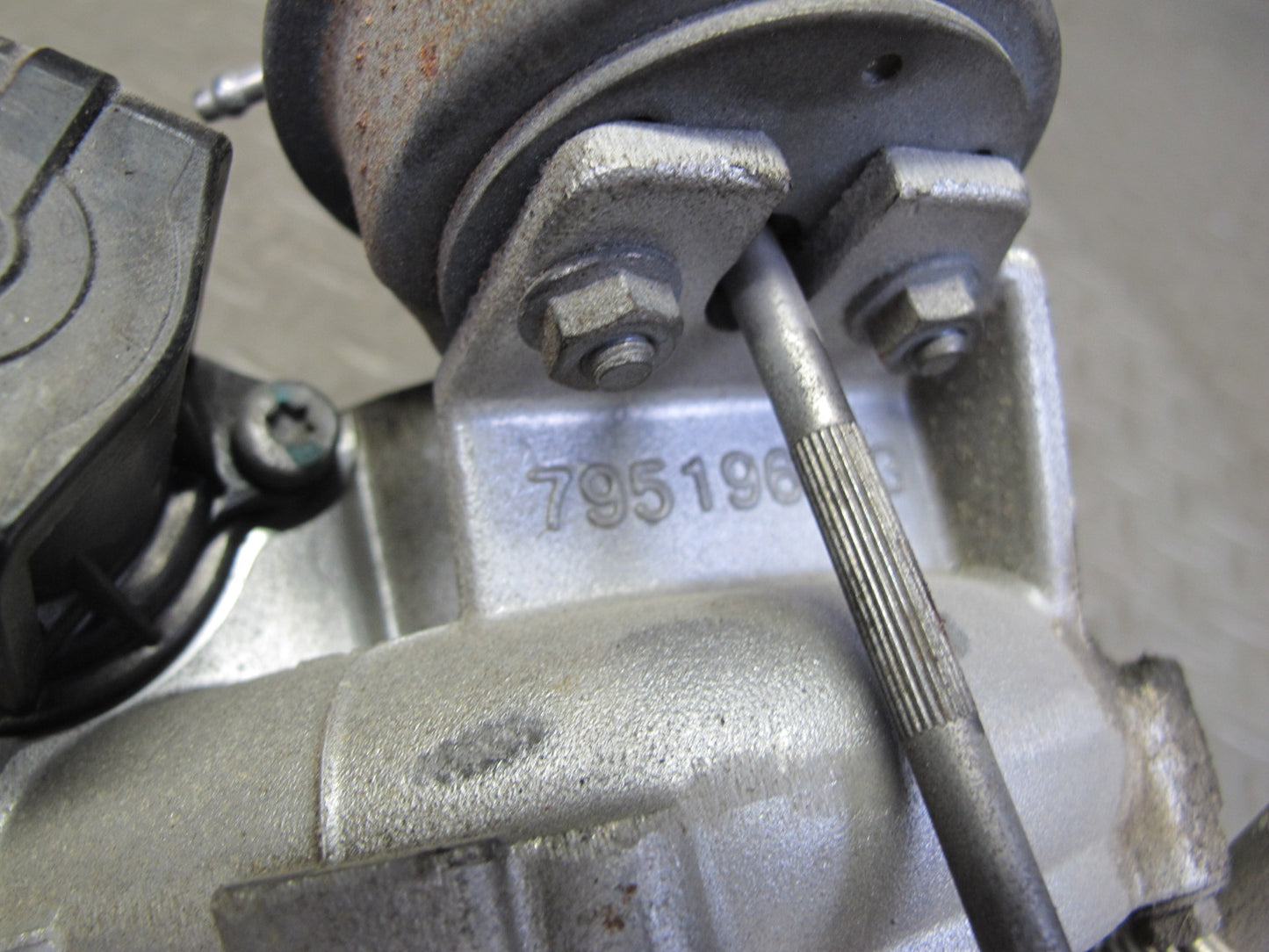 11-12 BMW F07 F10 F12 F13 4.4L 550i N63 Engine Left & Right Turbocharger Set OEM