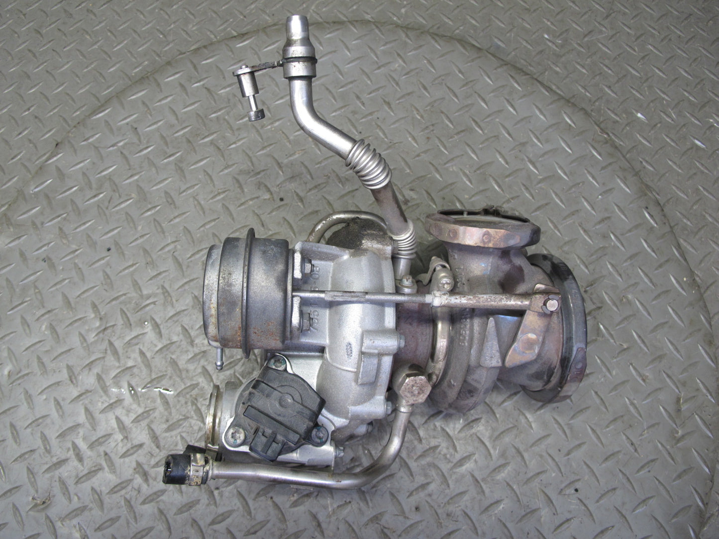 11-12 BMW F07 F10 F12 F13 4.4L 550i N63 Engine Left & Right Turbocharger Set OEM