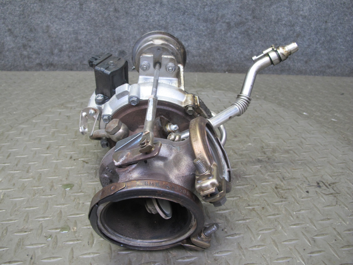 11-12 BMW F07 F10 F12 F13 4.4L 550i N63 Engine Left & Right Turbocharger Set OEM