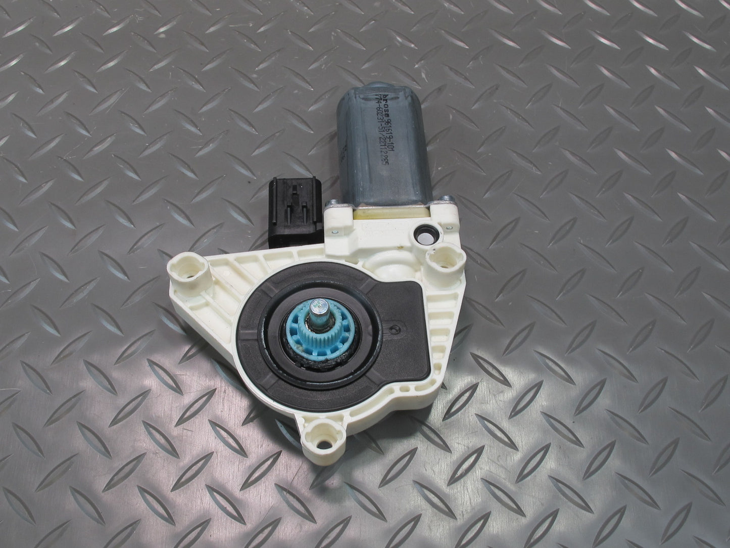 09-20 Nissan Z34 370Z Left Driver Door Window Regulator Motor OEM