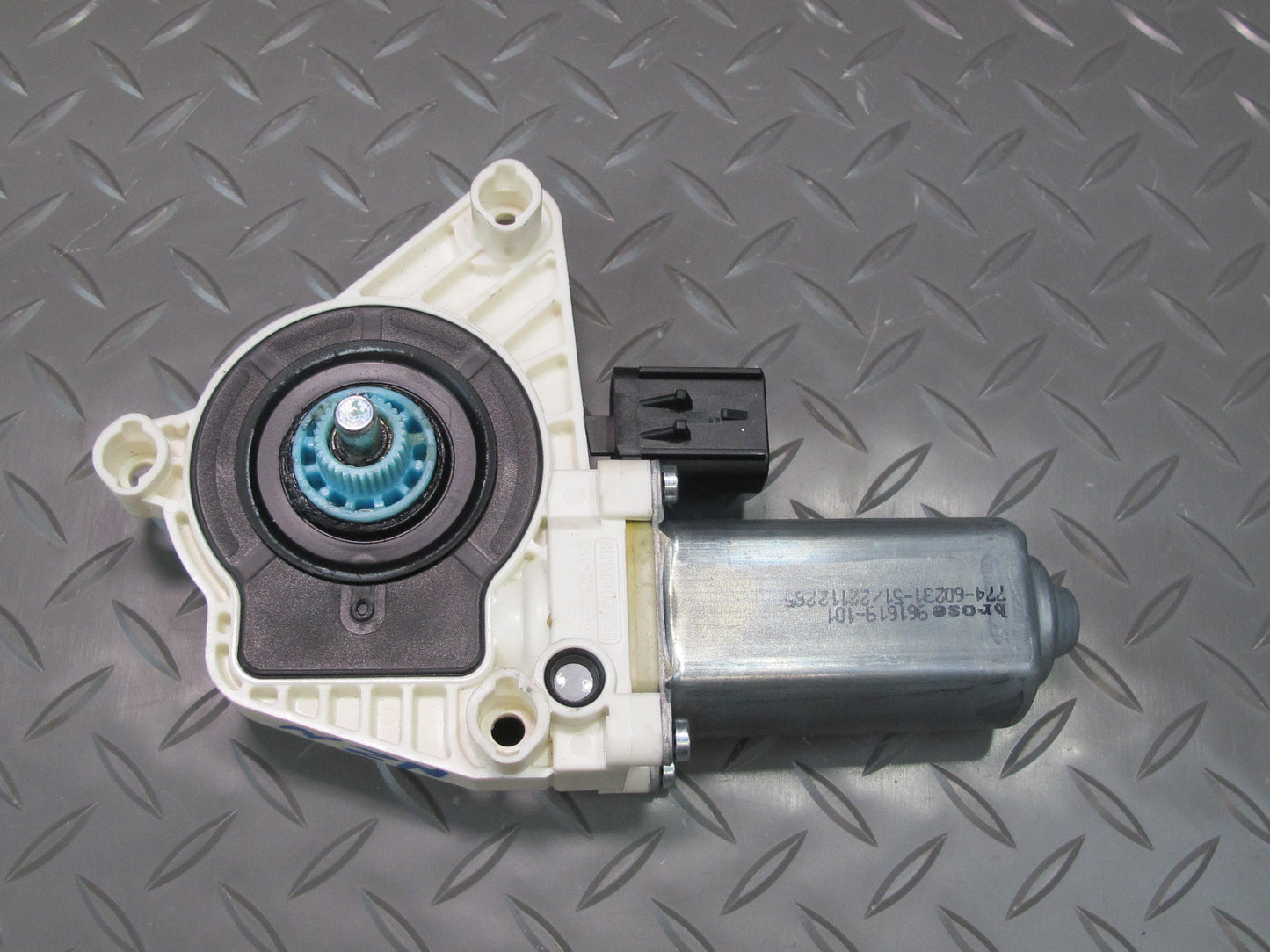 09-20 Nissan Z34 370Z Left Driver Door Window Regulator Motor OEM