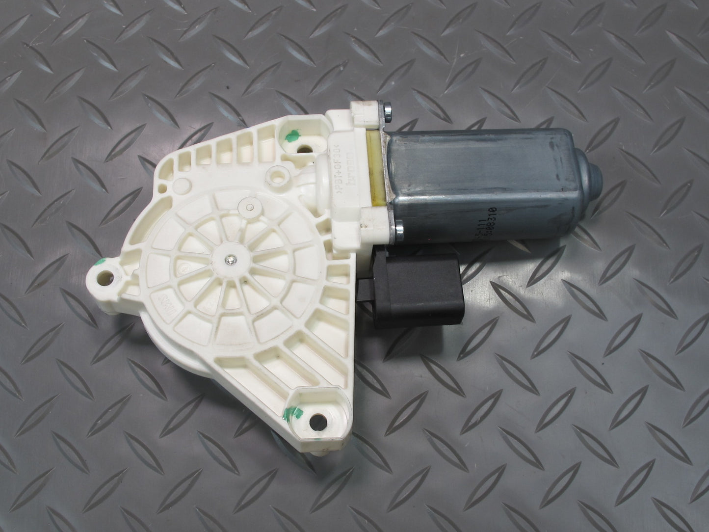 09-20 Nissan Z34 370Z Left Driver Door Window Regulator Motor OEM