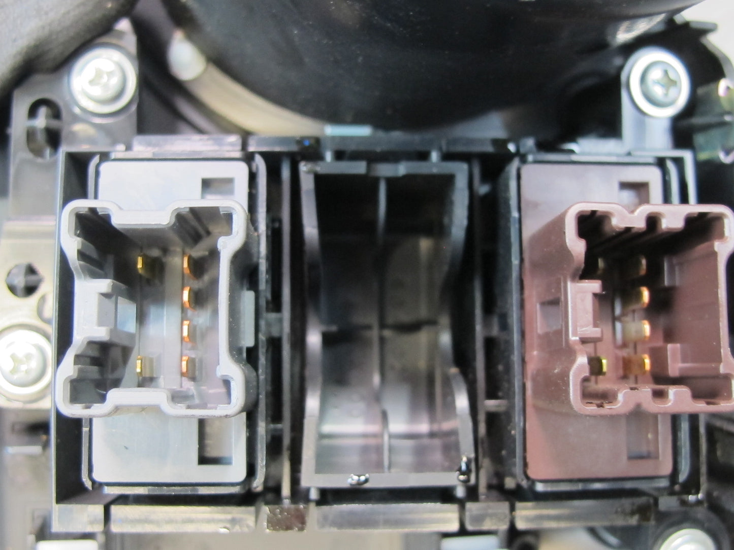 09-20 Nissan Z34 370Z Coupe Center Console Cupholder w Heated Seat Switch OEM