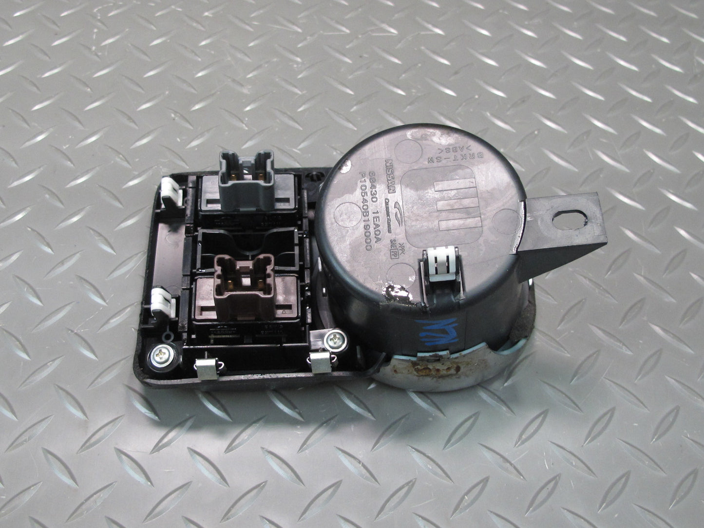 09-20 Nissan Z34 370Z Coupe Center Console Cupholder w Heated Seat Switch OEM