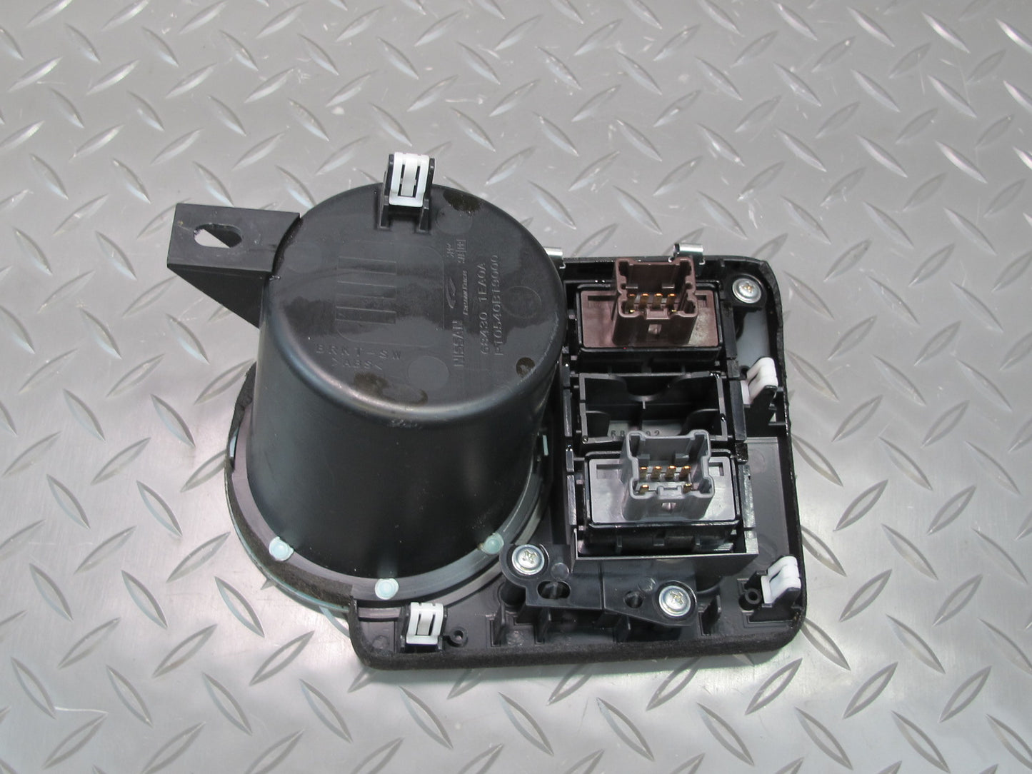 09-20 Nissan Z34 370Z Coupe Center Console Cupholder w Heated Seat Switch OEM