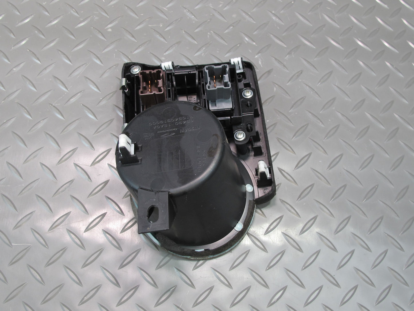 09-20 Nissan Z34 370Z Coupe Center Console Cupholder w Heated Seat Switch OEM