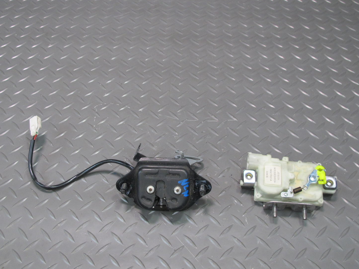 09-20 Nissan Z34 370Z Coupe Rear Trunk Lock Latch Actuator Set OEM