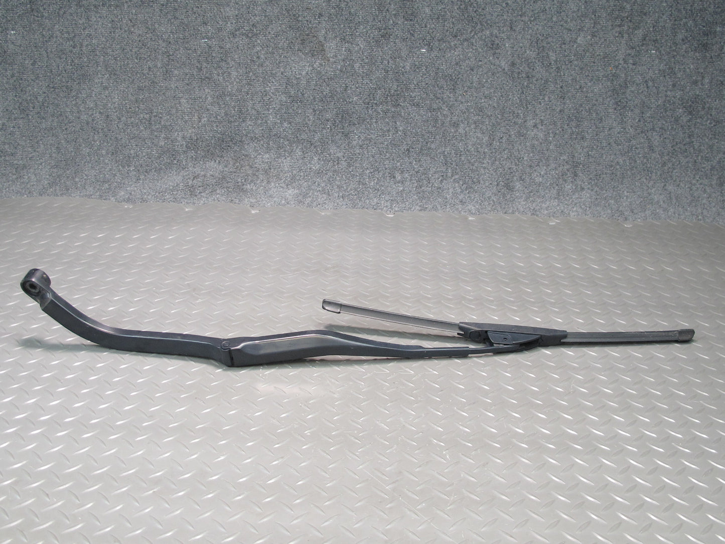 11-20 Nissan Z34 370Z Set of 2 Front Left & Right Windshield Wiper Arm OEM