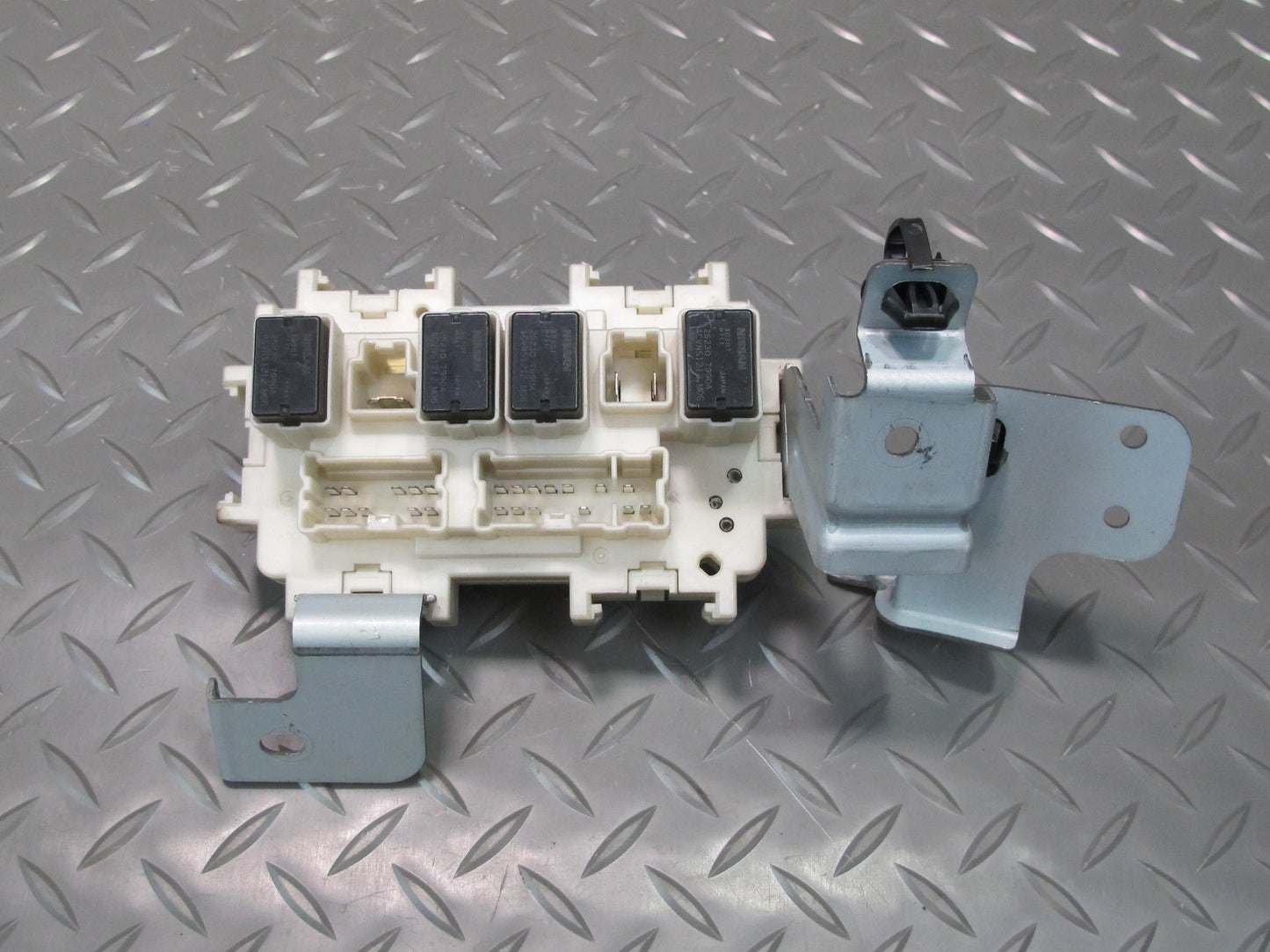 11-20 Nissan Z34 370Z Interior Under Dash Fuse Relay Box Module w Bracket OEM