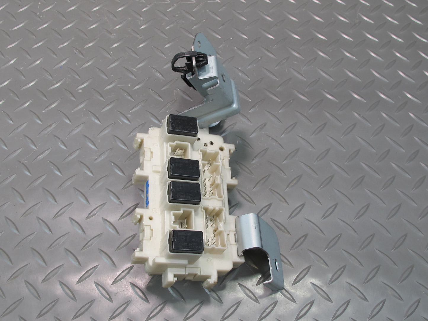 11-20 Nissan Z34 370Z Interior Under Dash Fuse Relay Box Module w Bracket OEM