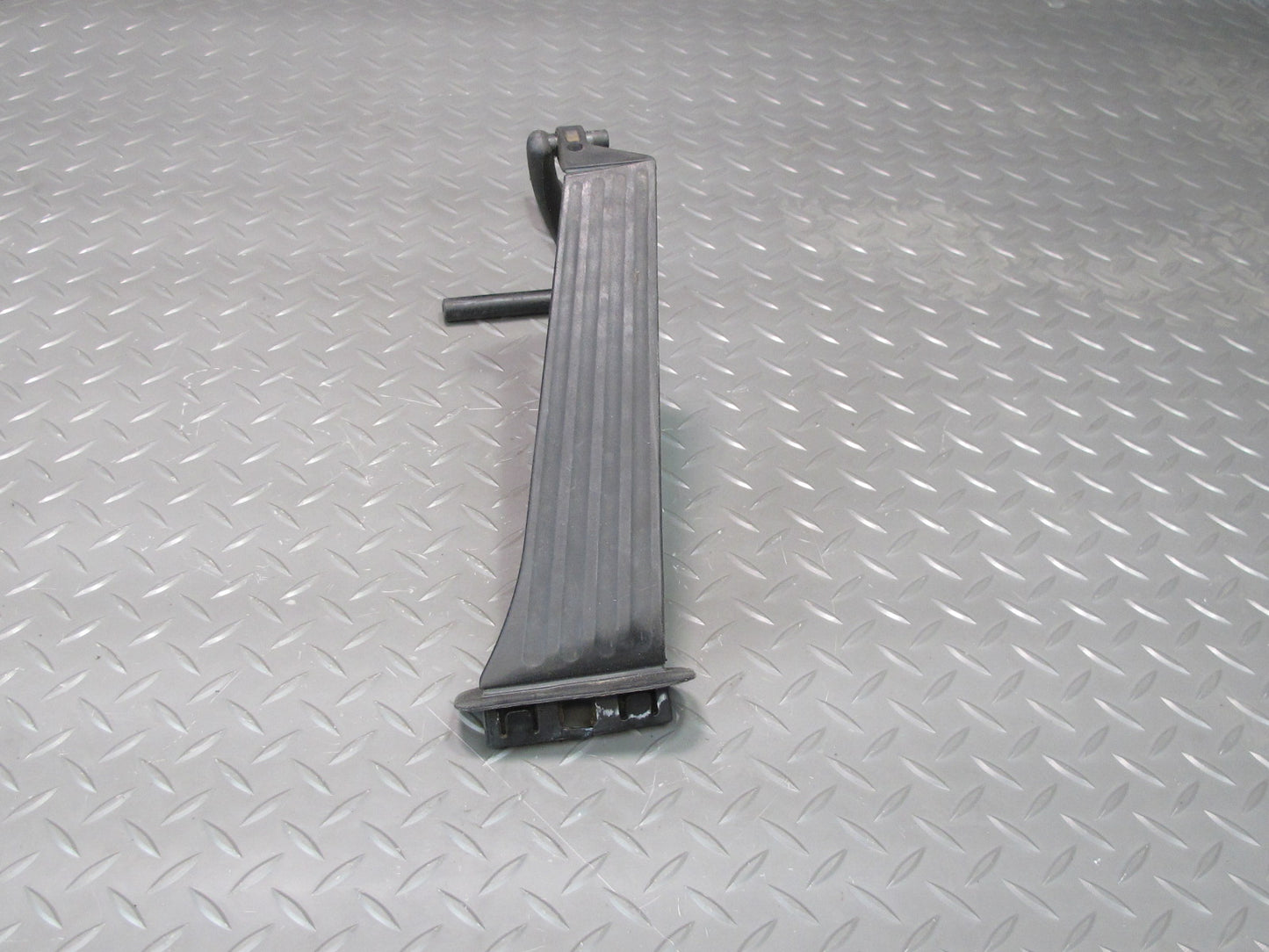 98-99 BMW E36 328i 3-SERIES M/T Gas Throttle Brake Pedal Cylinder Line Set OEM