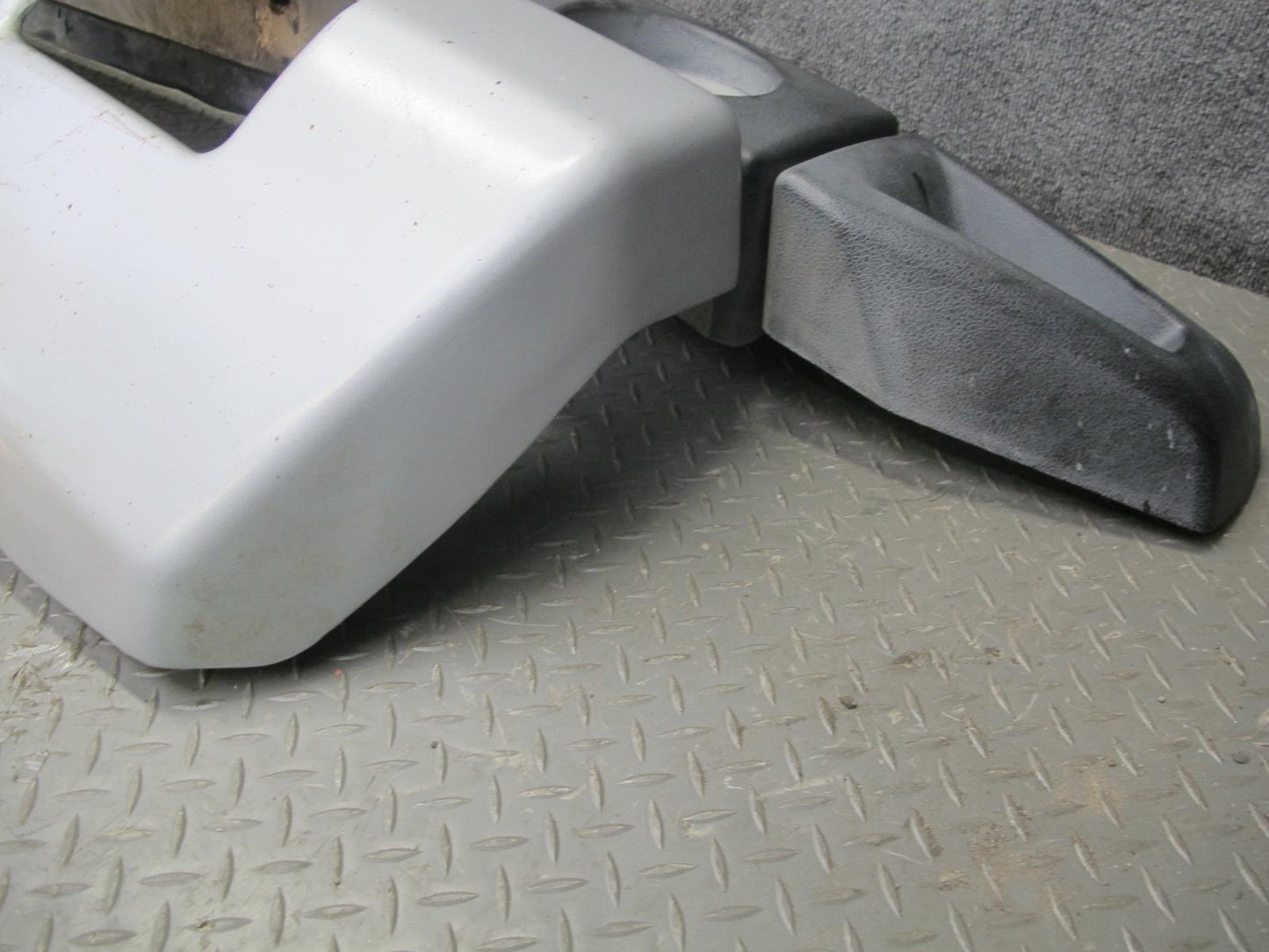 2003-2009 Hummer H2 Front Bumper Cover w Lights