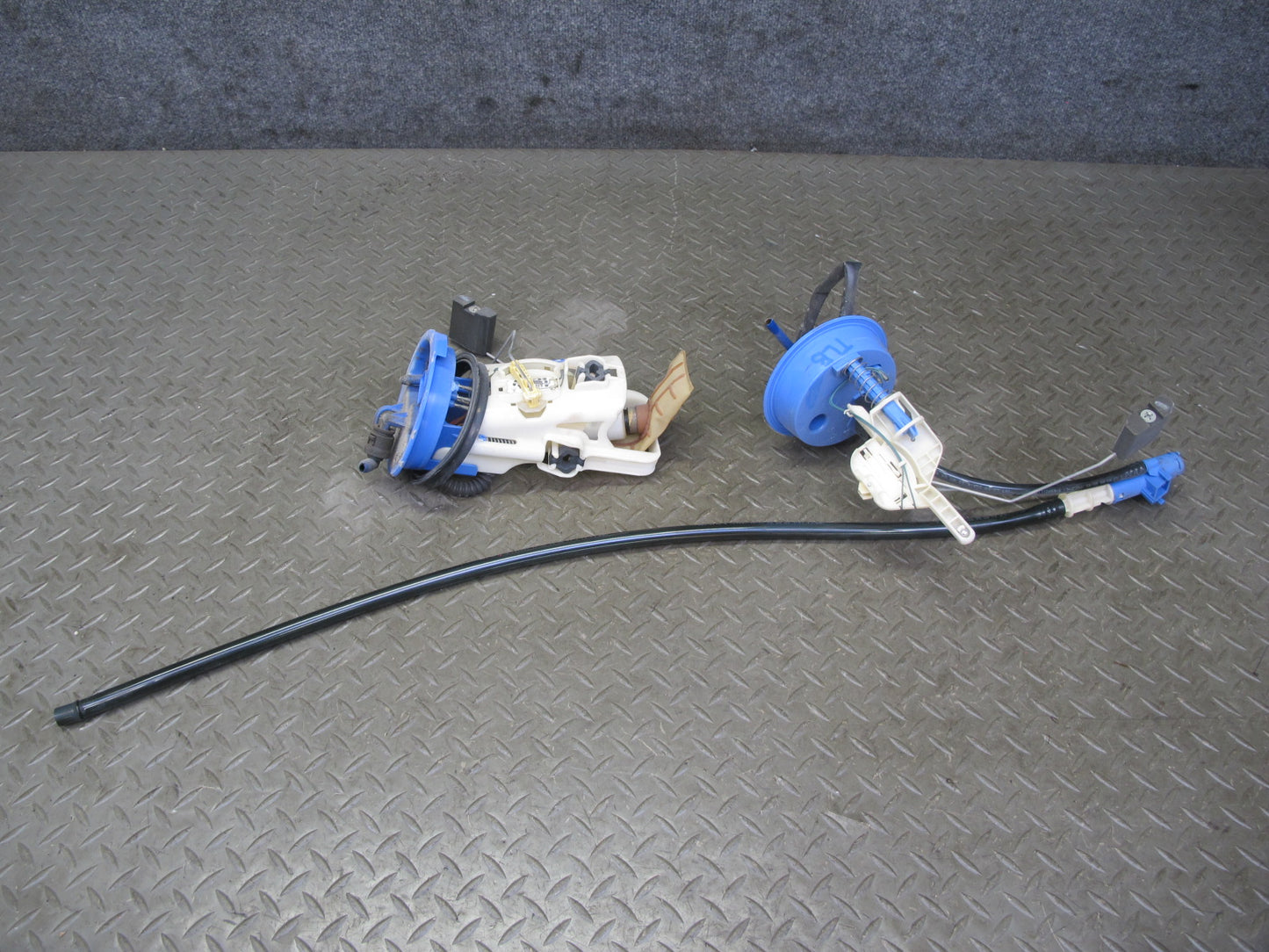 2001-2006 BMW E46 M3 S54 Fuel Pump Level Sensor Sending Unit Assembly