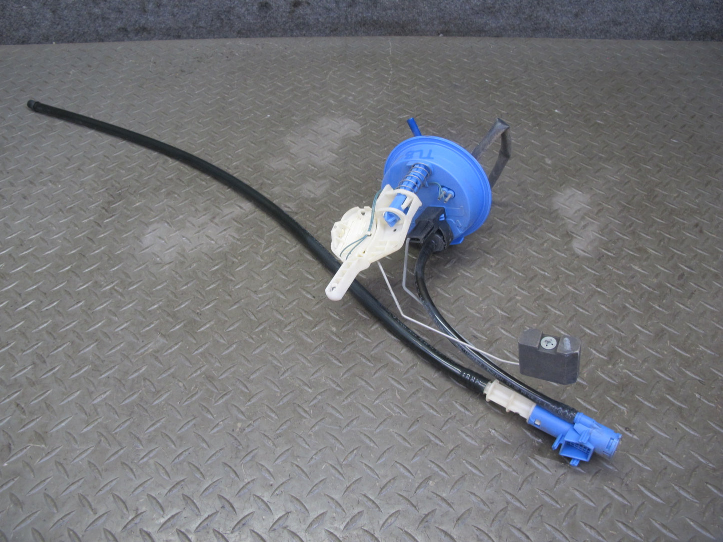 2001-2006 BMW E46 M3 S54 Fuel Pump Level Sensor Sending Unit Assembly