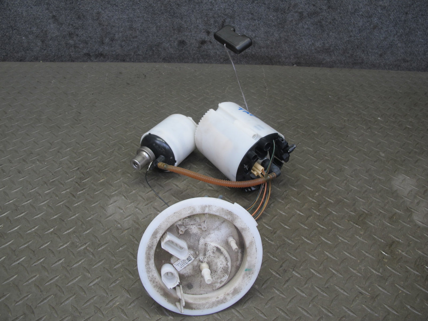 13-16 Audi S4 B8 Fuel Pump Level Sensor Assembly 8KO919051AD OEM