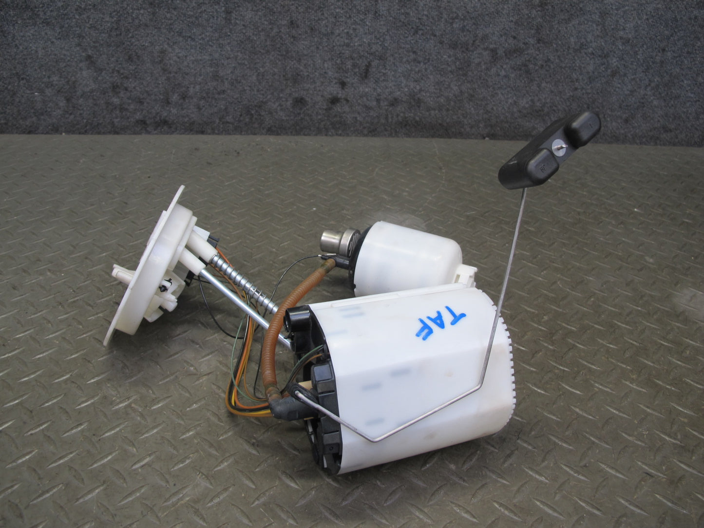 13-16 Audi S4 B8 Fuel Pump Level Sensor Assembly 8KO919051AD OEM