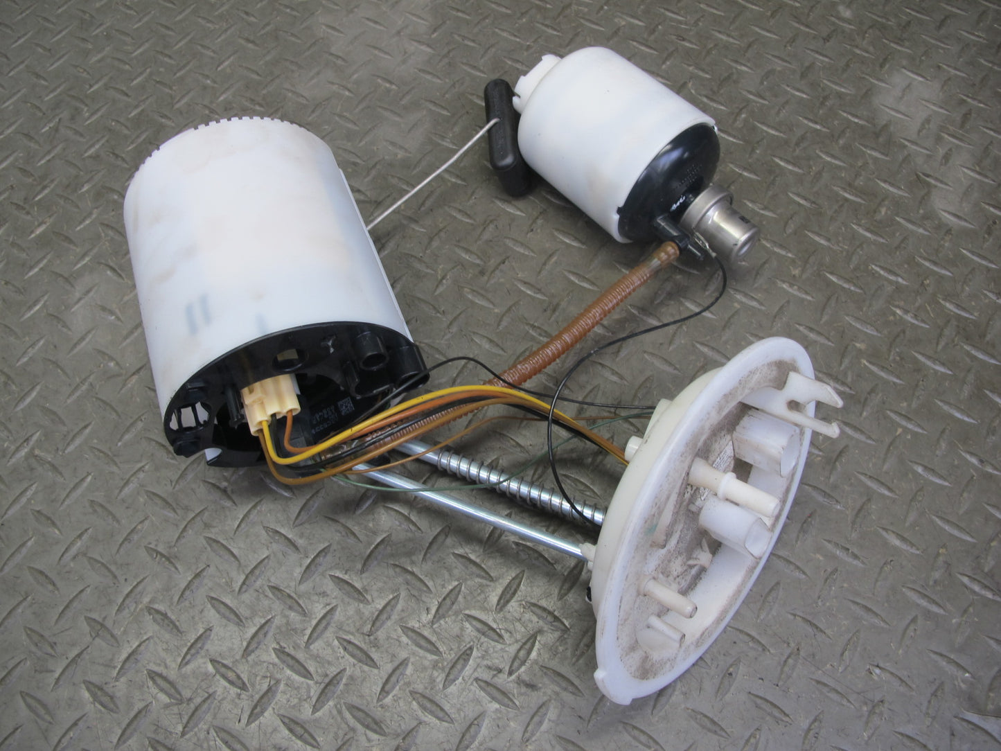 13-16 Audi S4 B8 Fuel Pump Level Sensor Assembly 8KO919051AD OEM