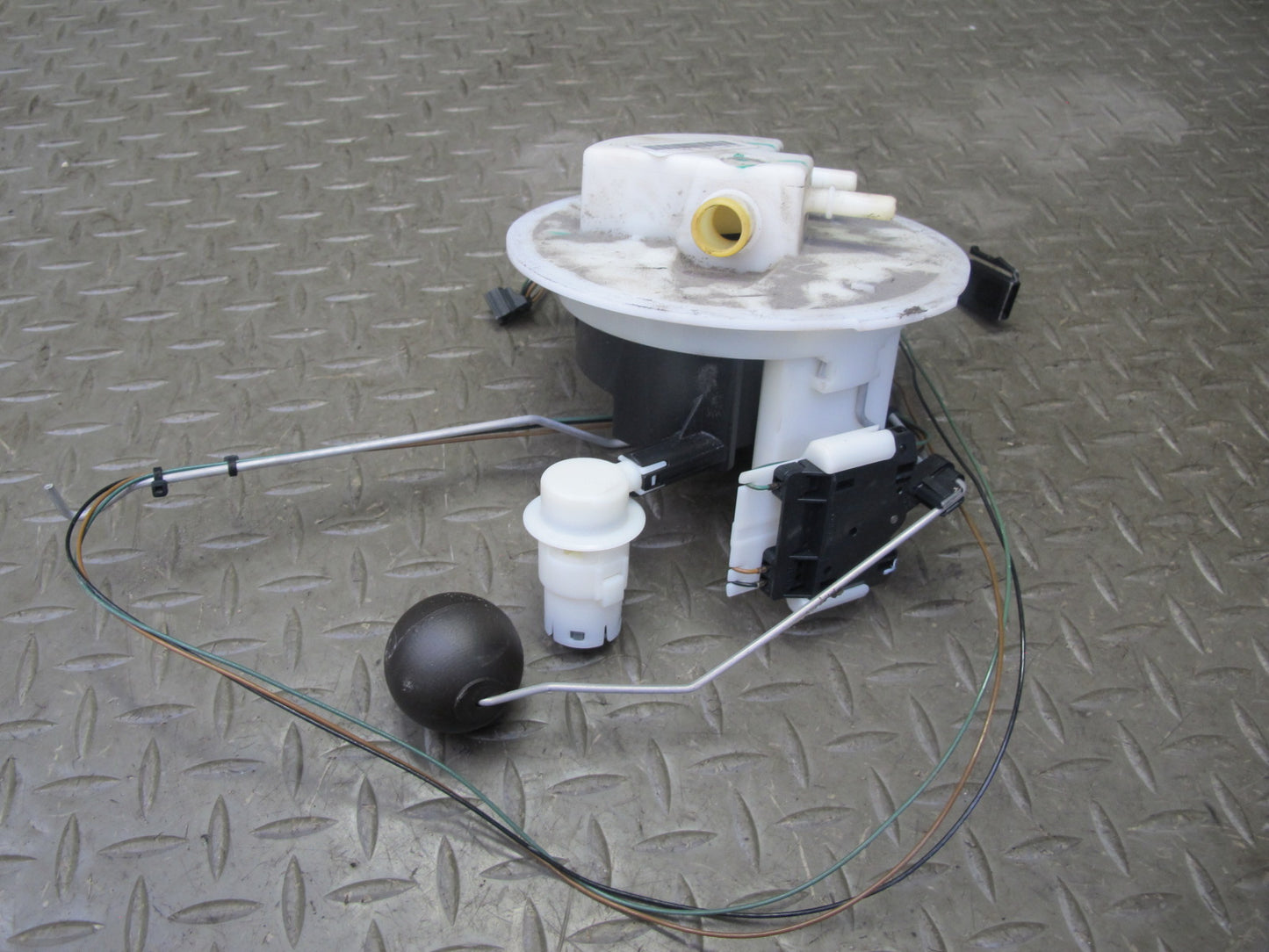 13-16 Audi S4 B8 Fuel Pump Level Sensor Assembly 8KO919051AD OEM