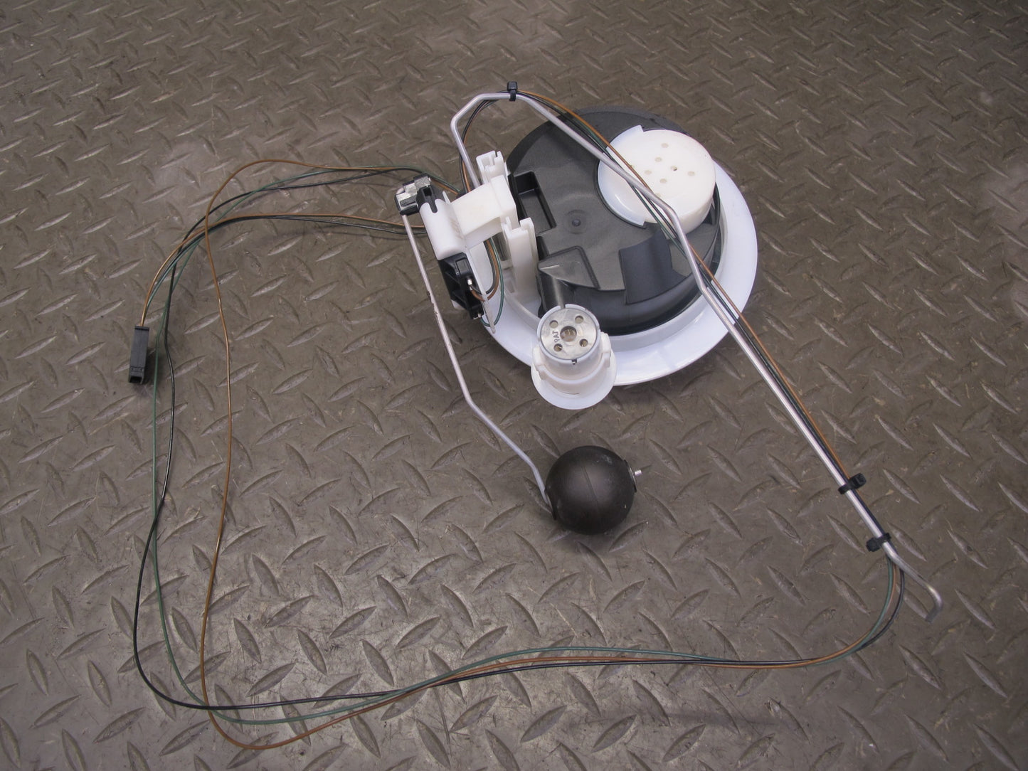 13-16 Audi S4 B8 Fuel Pump Level Sensor Assembly 8KO919051AD OEM