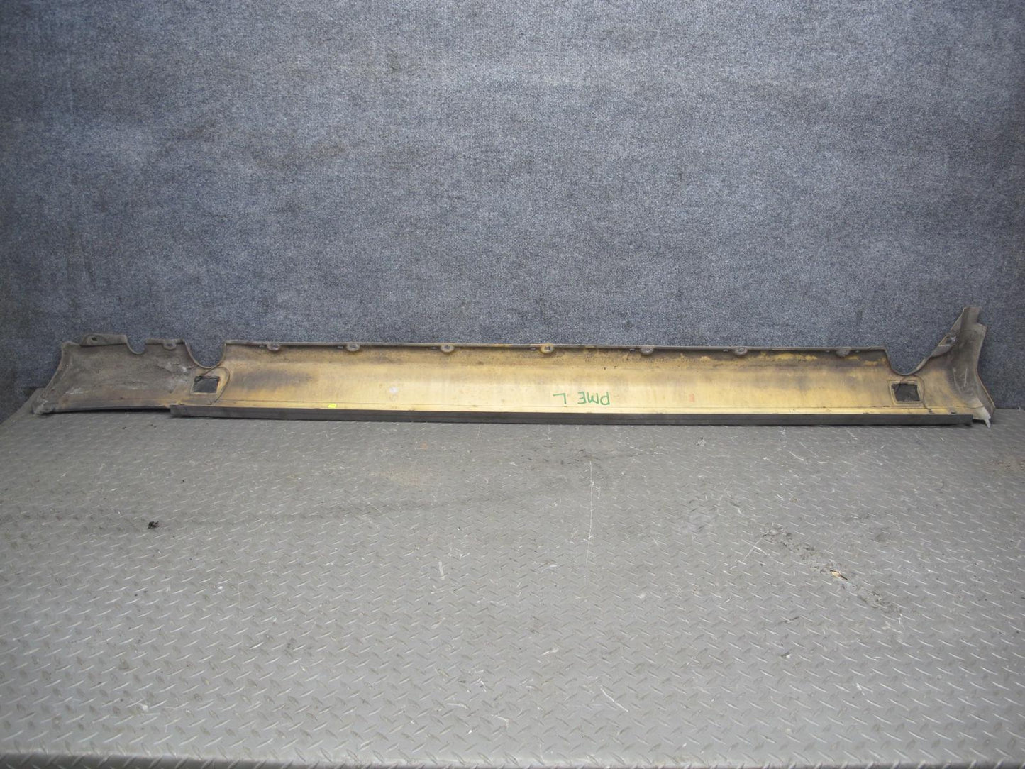 90-95 Mercedes W124 300D Left & Right Side Skirt Rocker Panel Silver Set OEM