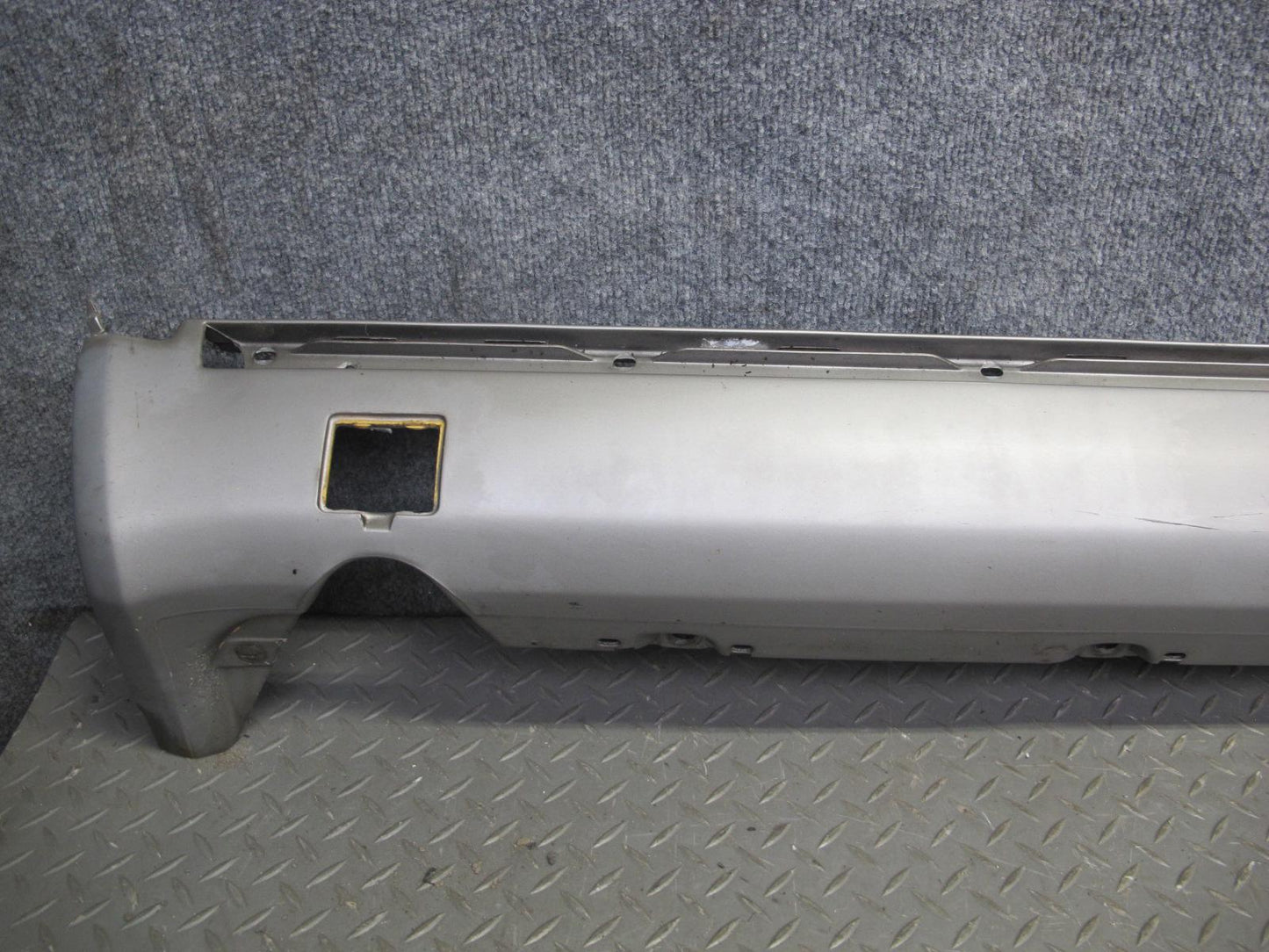 90-95 Mercedes W124 300D Left & Right Side Skirt Rocker Panel Silver Set OEM