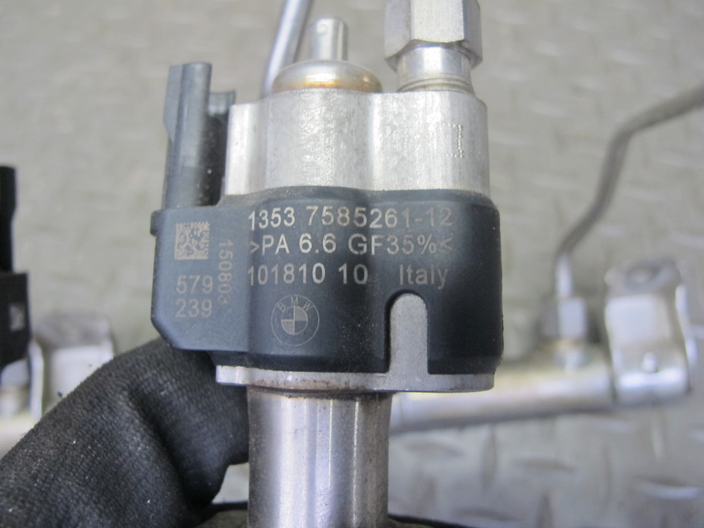 11-13 BMW F10 F12 4.4L 550i N63 Fuel Rail Injector Pipe Line Set Index 12 OEM