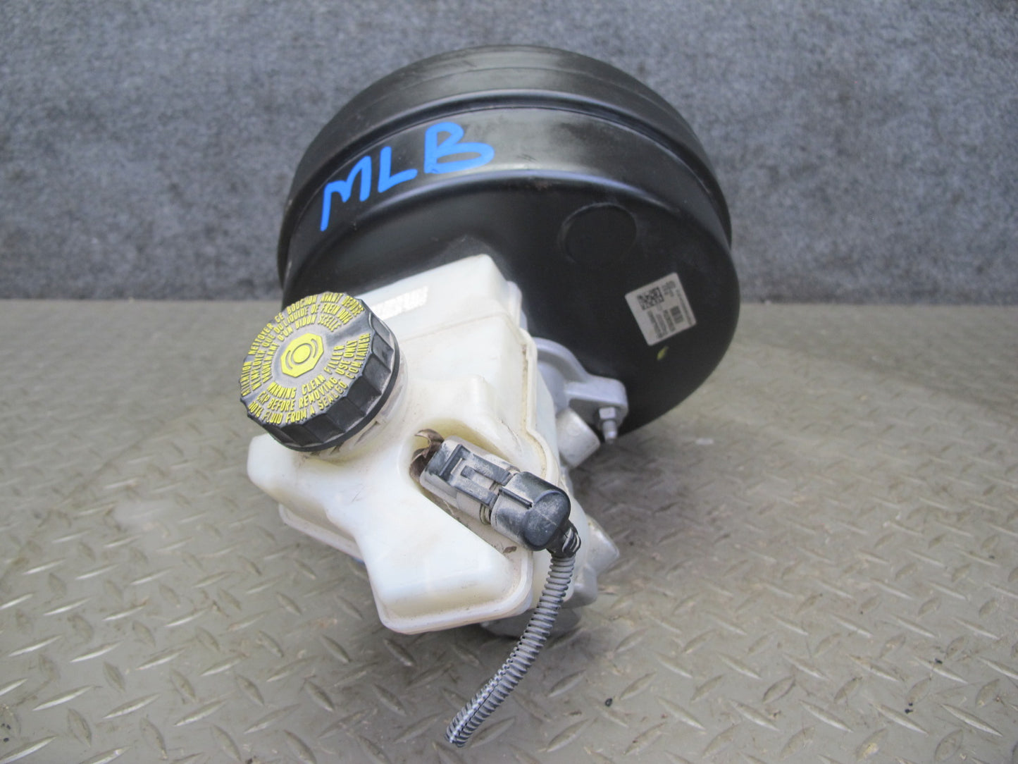 2017-2020 Maserati Levante M161 Brake Master Cylinder Power Booster Assembly