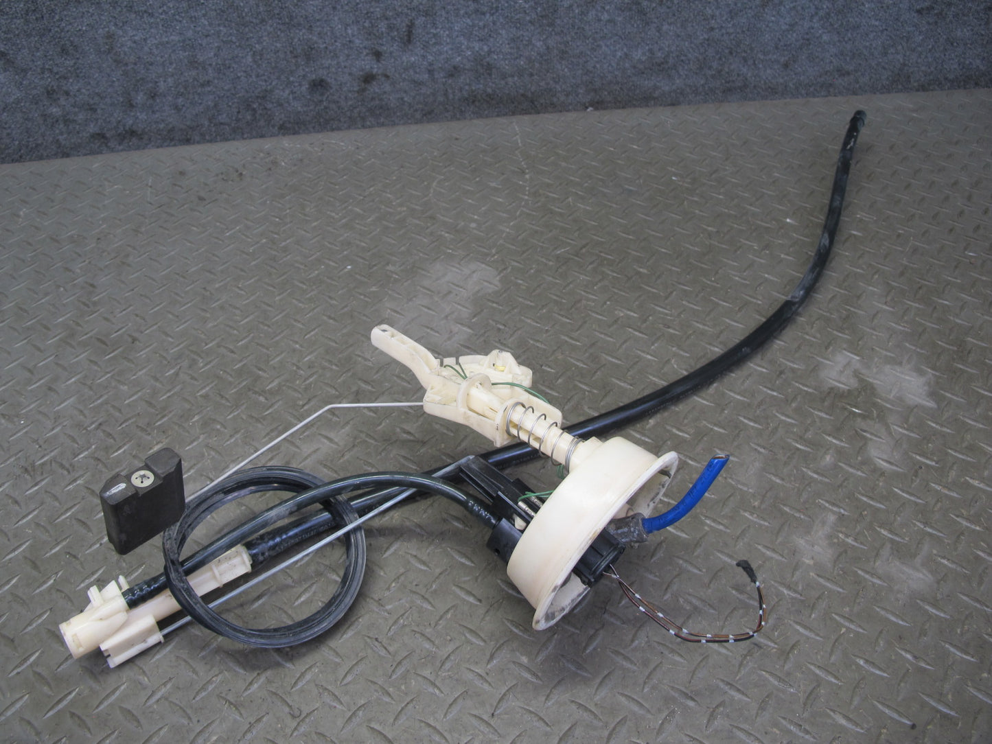 01-06 BMW E46 330i 330Ci 3.0L M54 Fuel Pump Level Sensor Sending Unit Set OEM