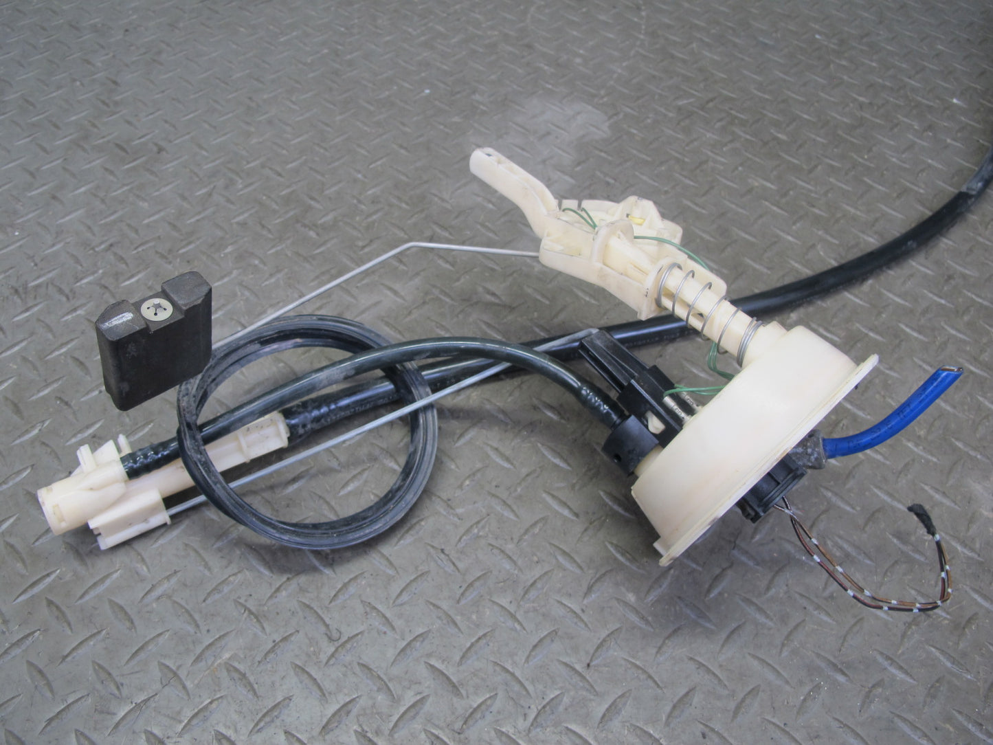 01-06 BMW E46 330i 330Ci 3.0L M54 Fuel Pump Level Sensor Sending Unit Set OEM