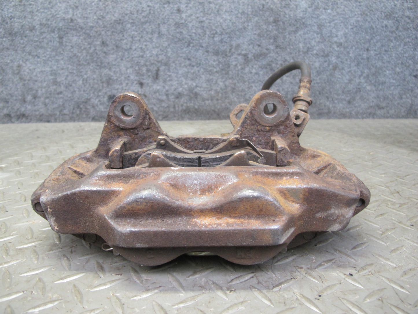 2003-2009 Lexus UZJ120L GX470 Front Left & Right Side Brake Caliper Set of 2