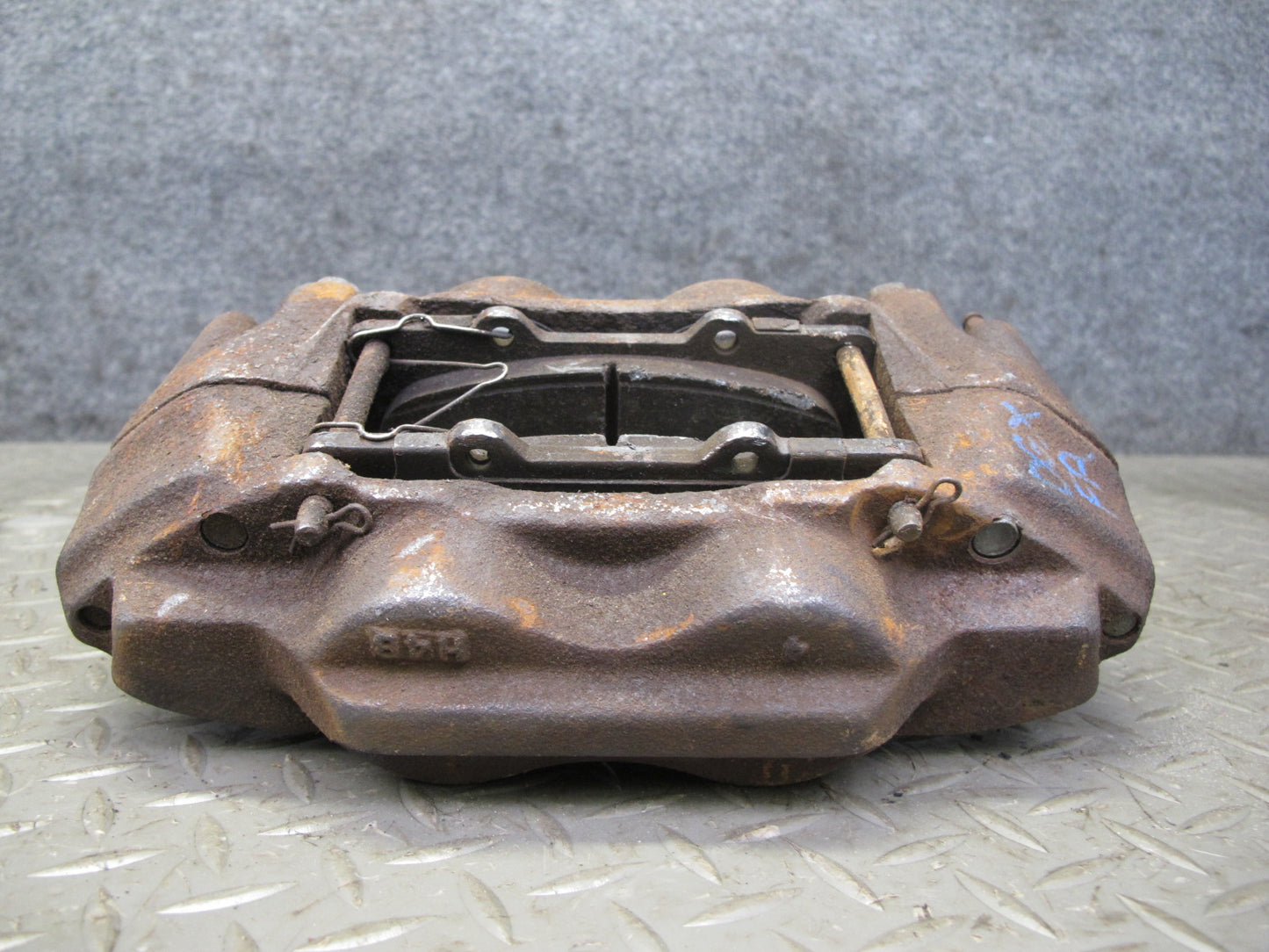 2003-2009 Lexus UZJ120L GX470 Front Left & Right Side Brake Caliper Set of 2